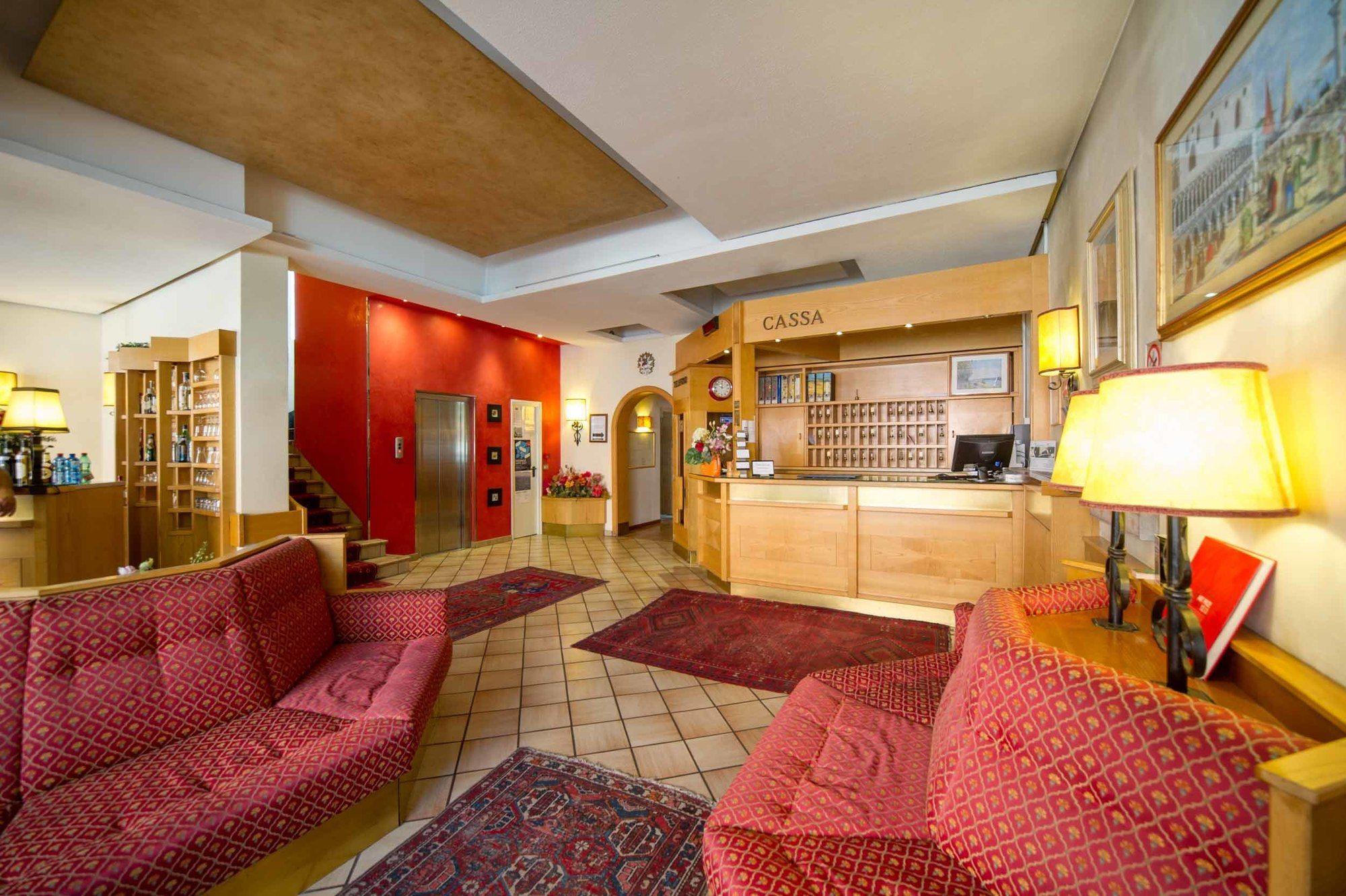 Vista Lobby Camelia Rooms Venice