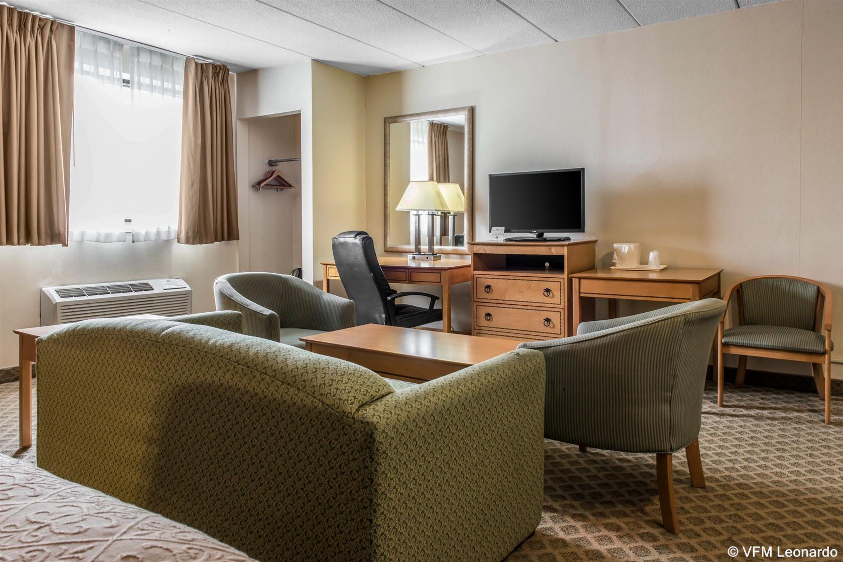 Vista Exterior Quality Inn & Suites Fairview - Erie