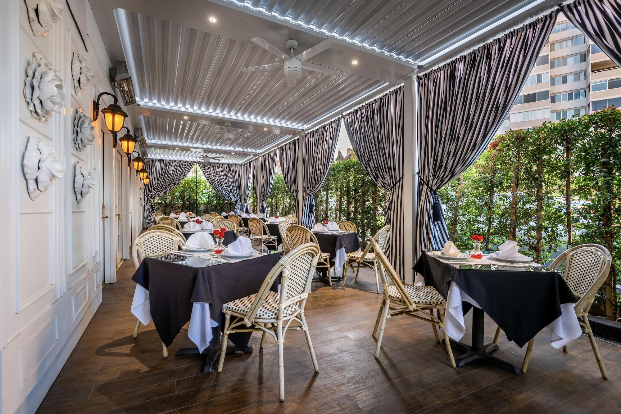 Restaurant Beverly Hills Plaza Hotel & Spa