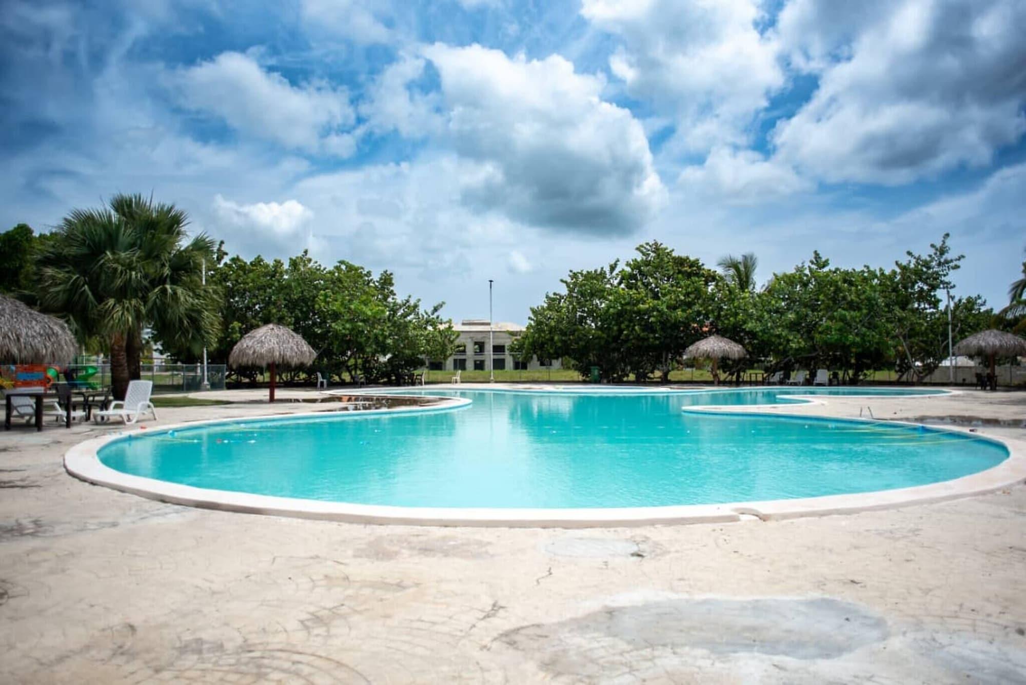 Vista Piscina Luxurious Punta Cana House 3 Bedrooms, Shared Pool, BBQ