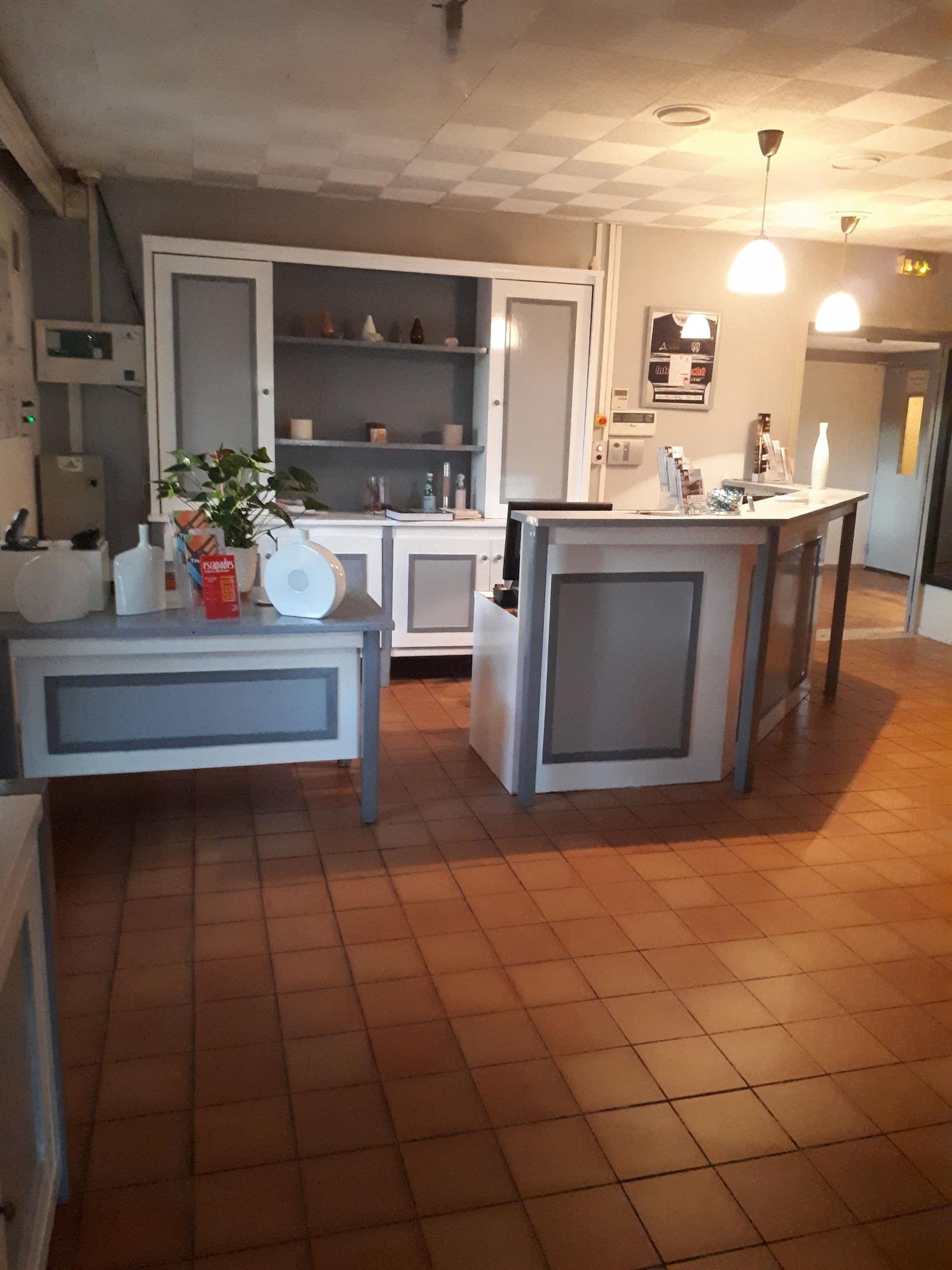 Comodidades del Alojamiento Brit Hotel Plaisance