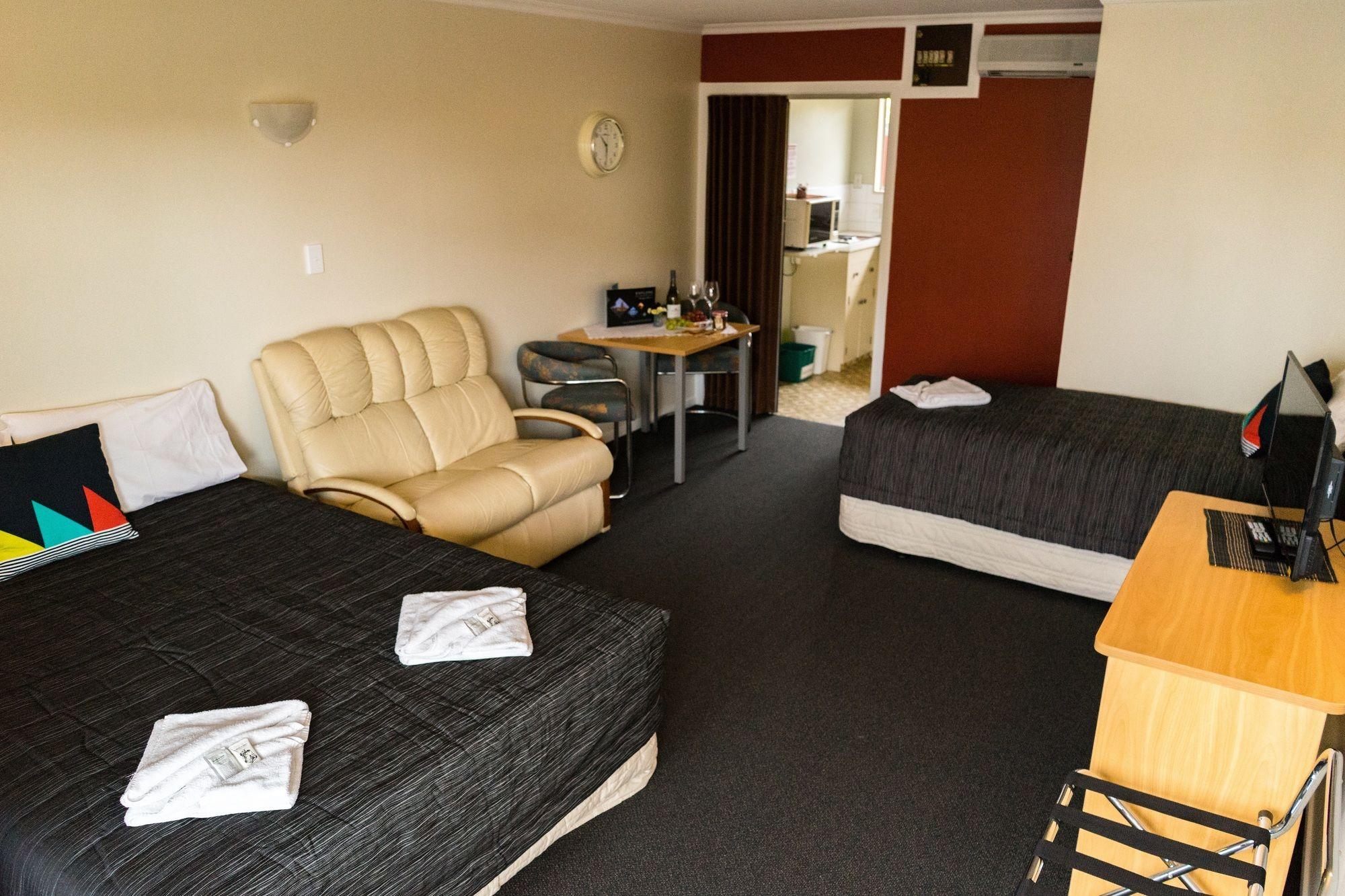 Varios Ascot Motor Lodge