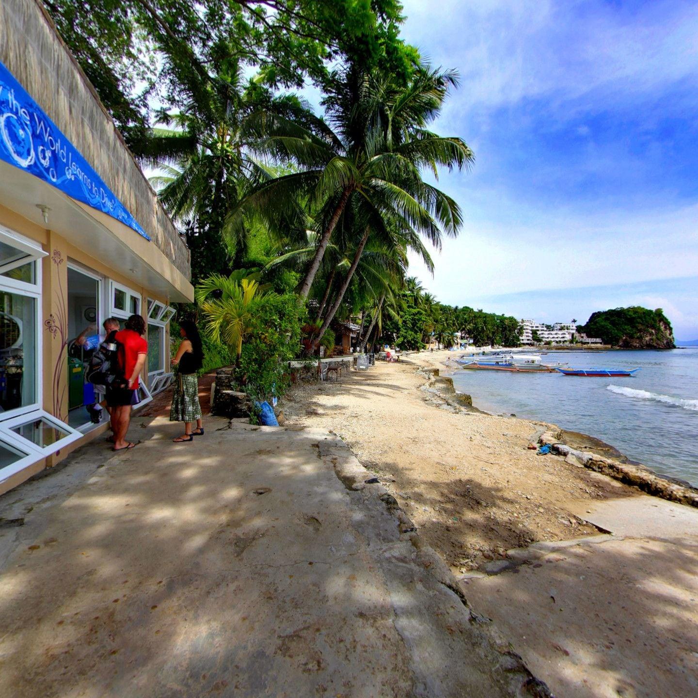 Playa El Galleon Beach Resort Asia Divers