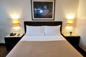Alojamiento - Fersal Hotel Manila