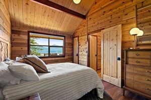 Alquiler Vacacional - Luxury Waterfront Cabin on Lake Pend Oreille with Game Room - Fully Remodeled!