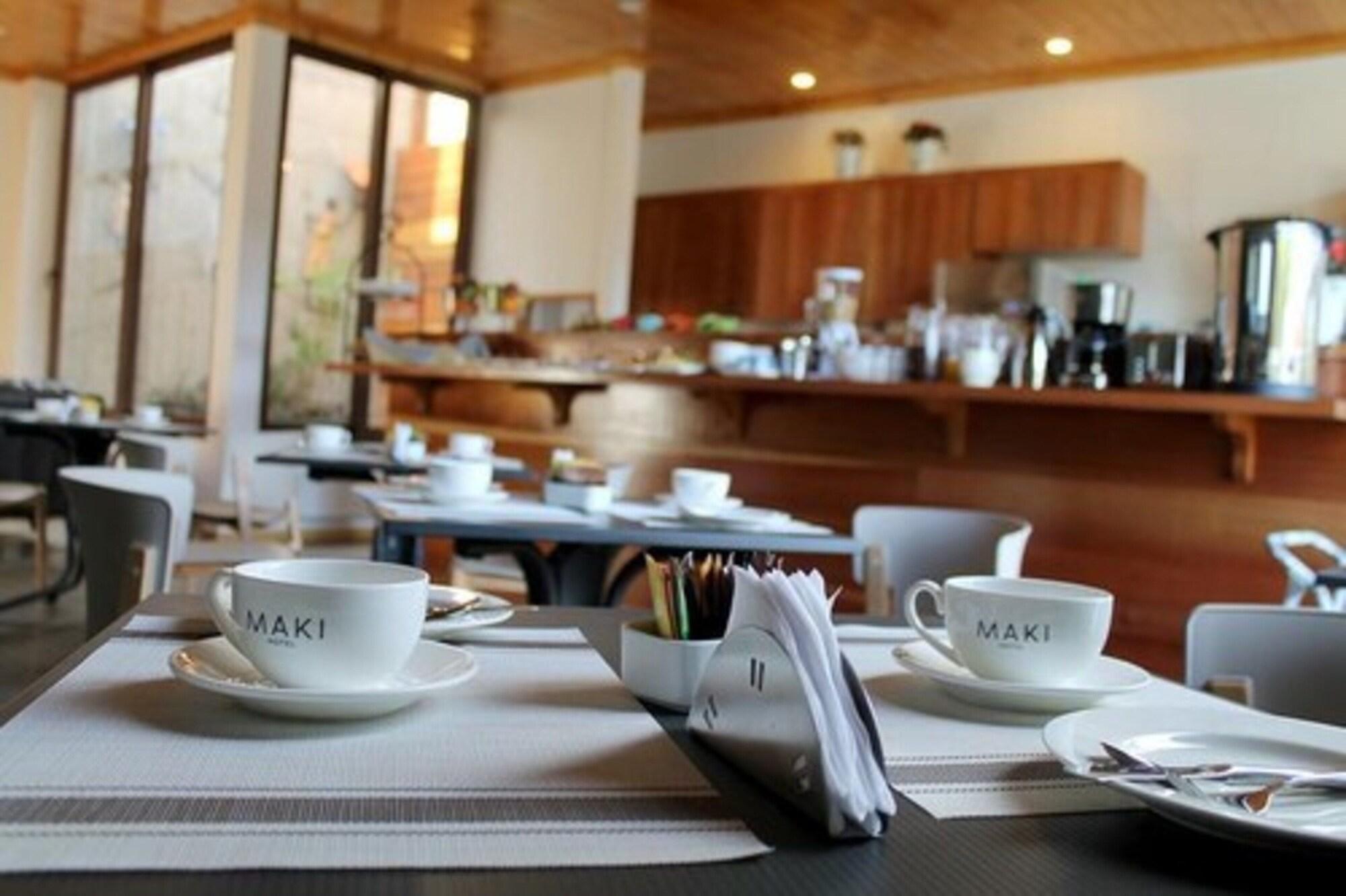 Bar/Salón Maki Hotel