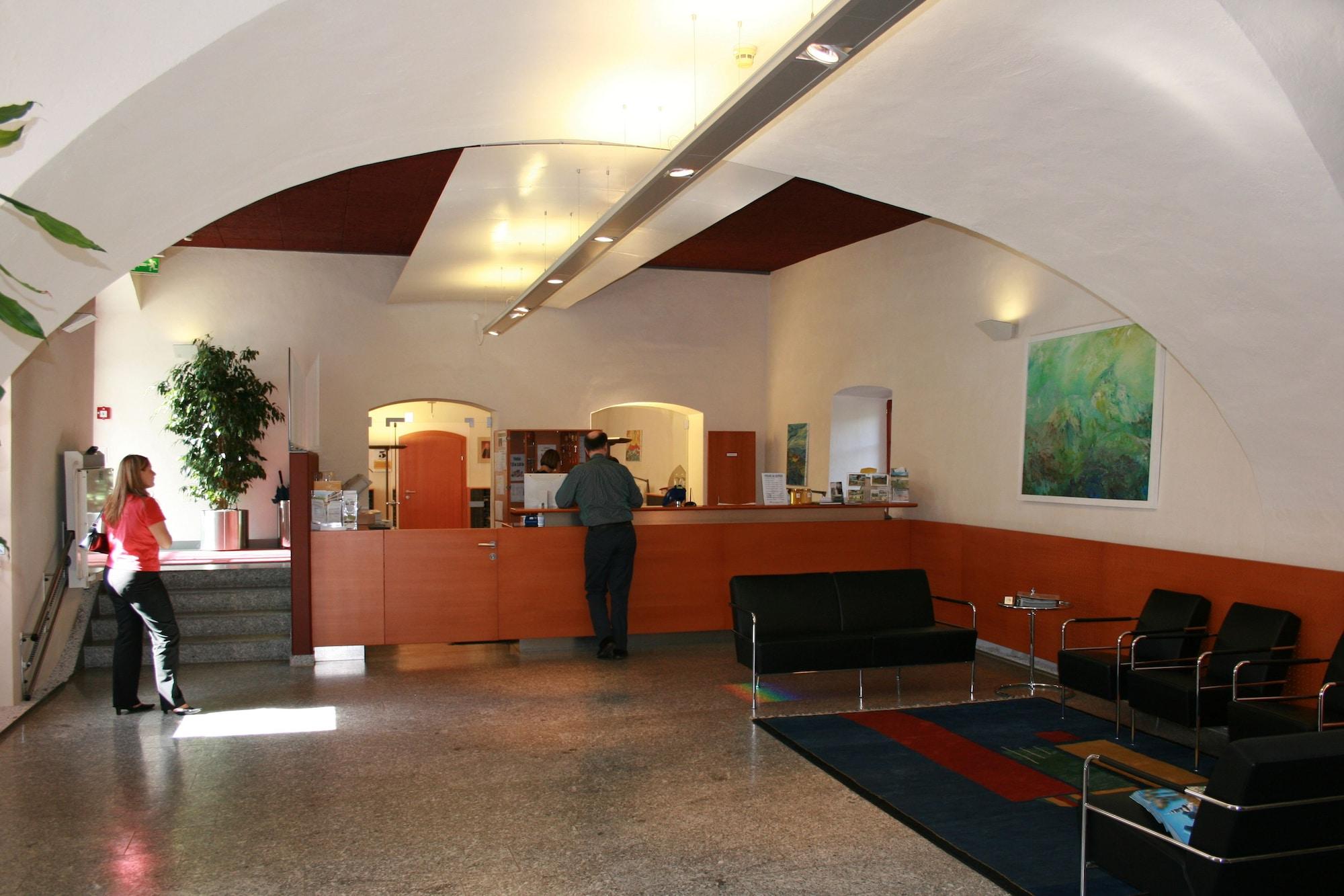 Vista Lobby Schloss Seggau