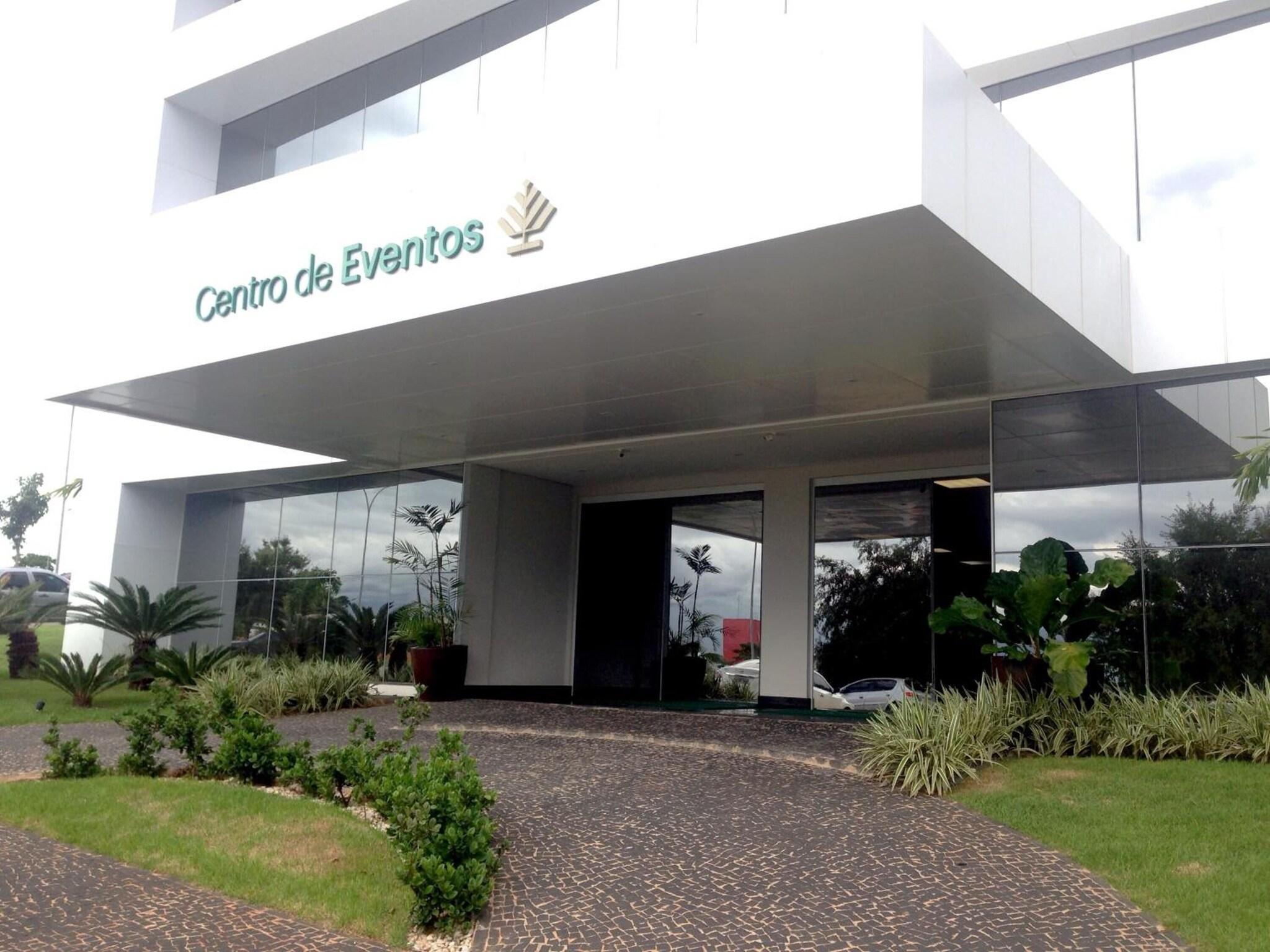 Vista Exterior AlphaPark Hotel