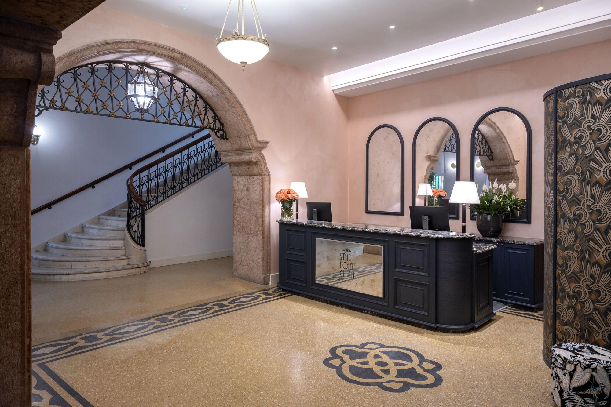 Vista Lobby Stadt Hotel Citta
