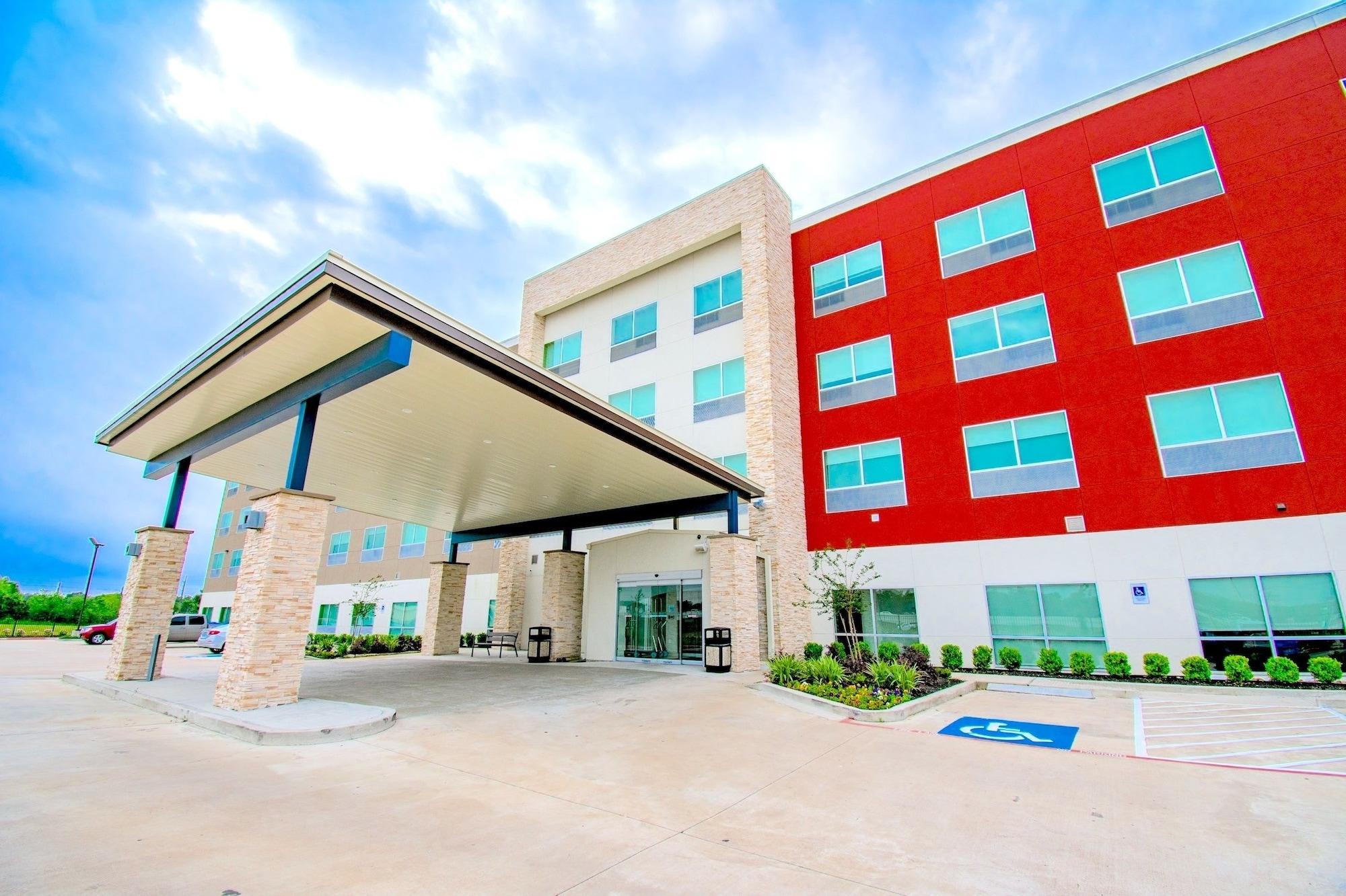 Vista Exterior Holiday Inn Express & Suites Houston IAH - Beltway 8 by IHG
