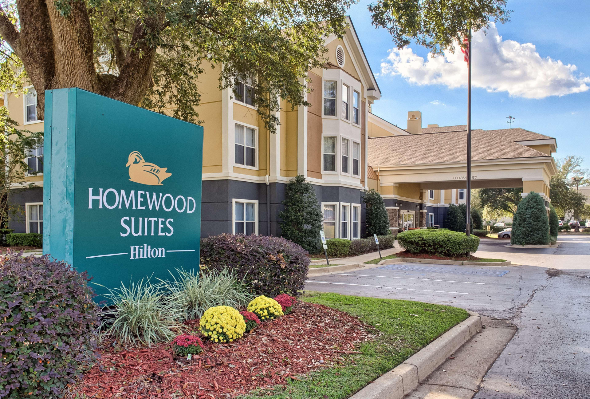 Vista Exterior Homewood Suites by Hilton Mobile Airport-University Area