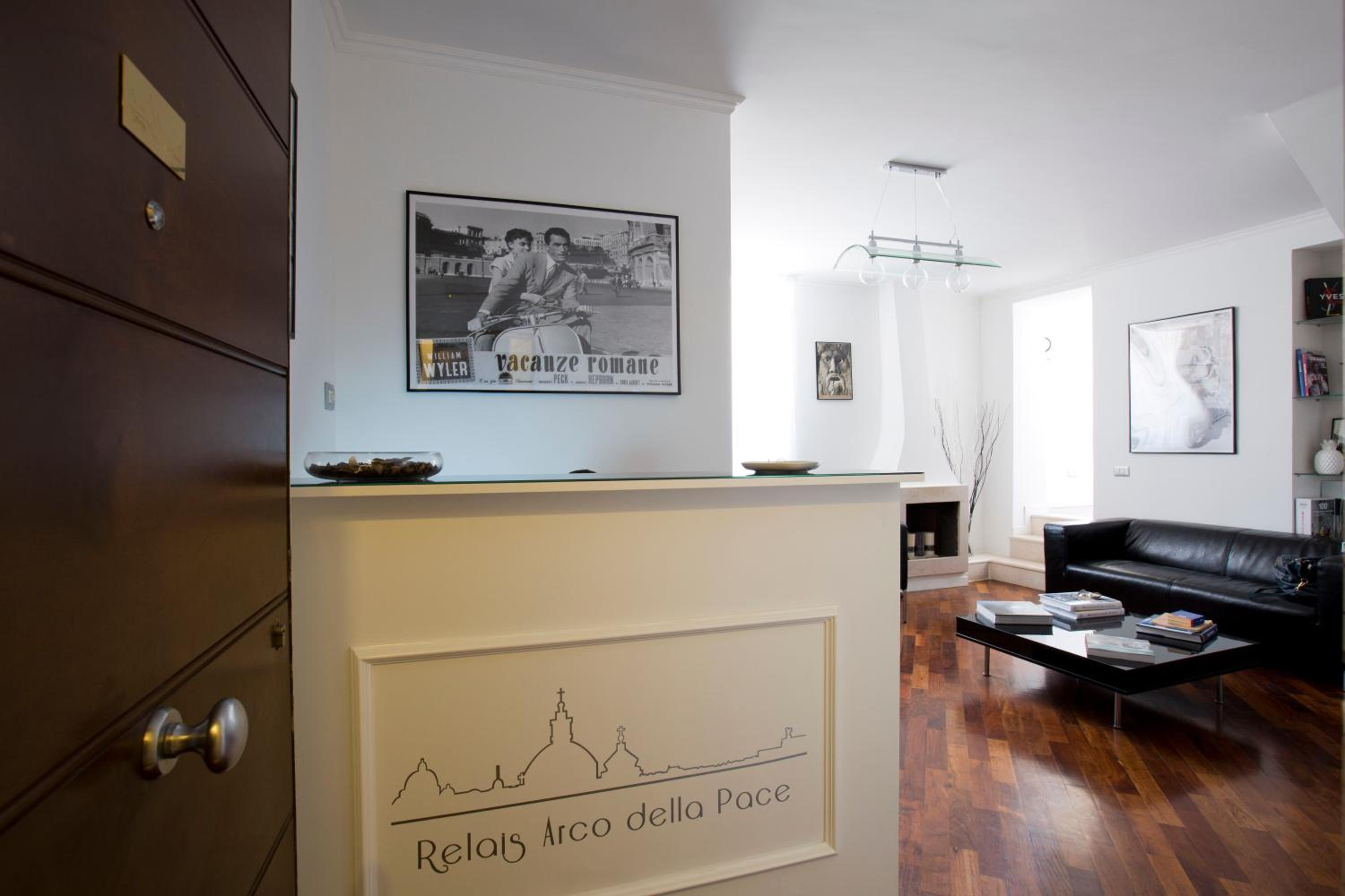 Vista Lobby Relais Arco della Pace
