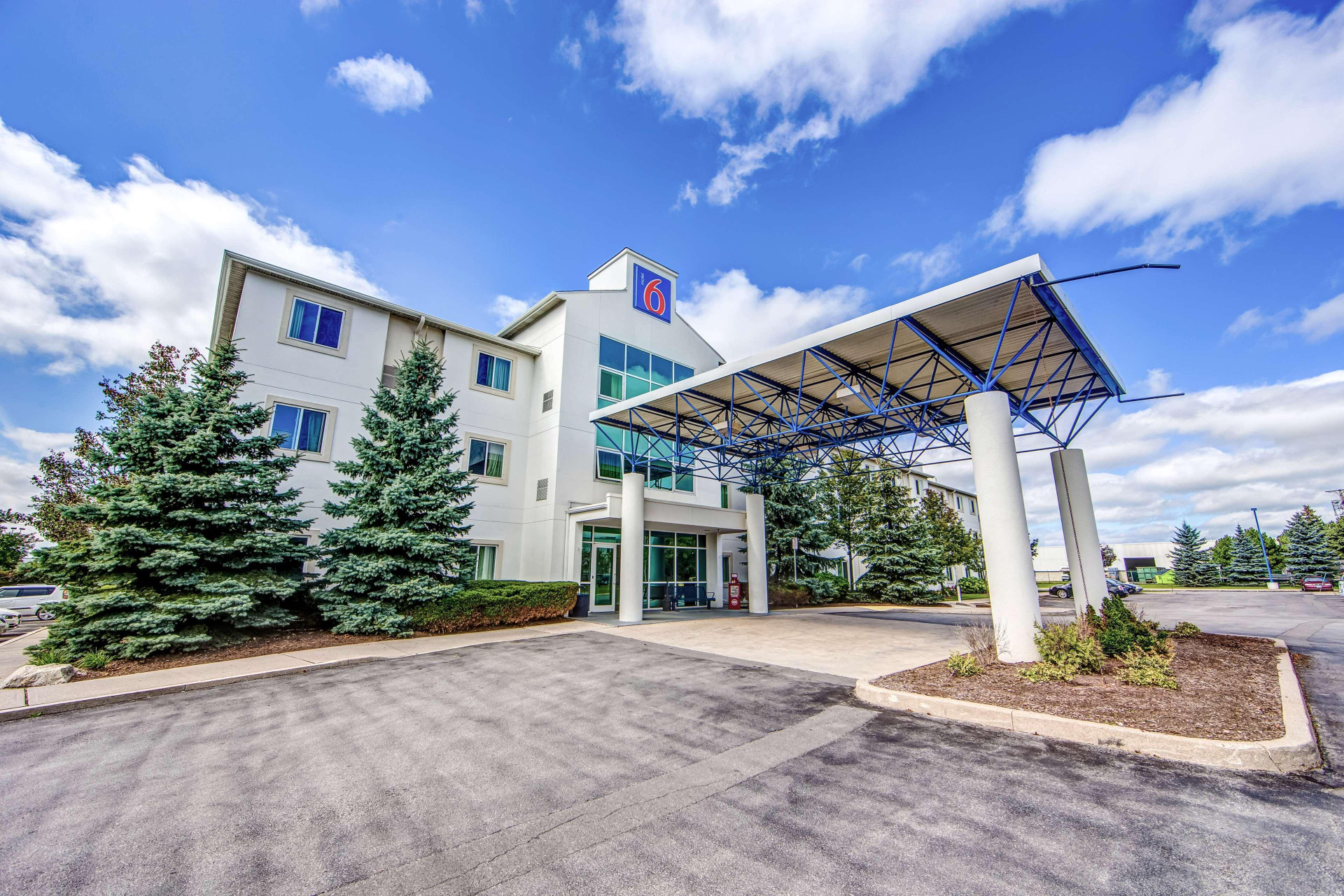 Vista Exterior Motel 6 Burlington, ON - Toronto West - Oakville