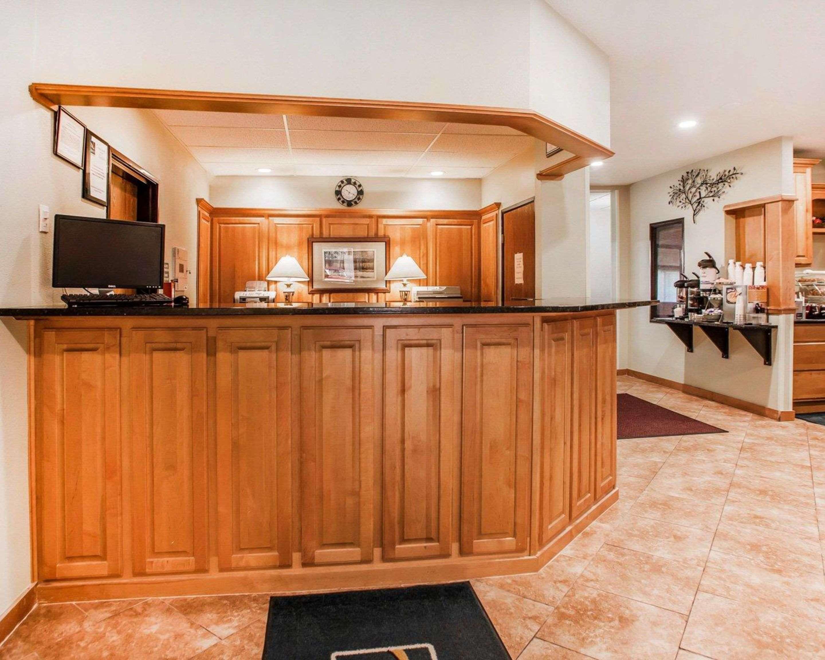 Vista Lobby Quality Inn