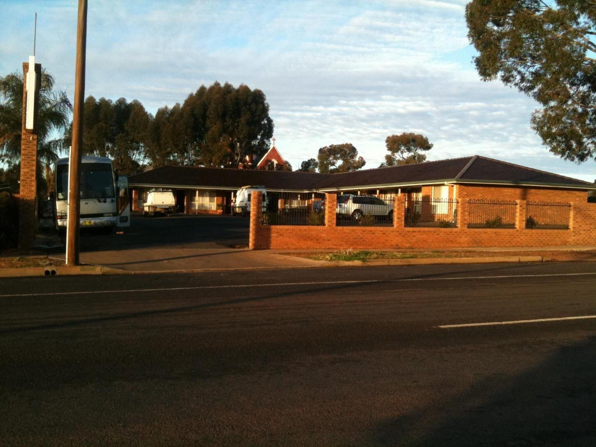 Vista da fachada Cobar Town and Country Motor Inn