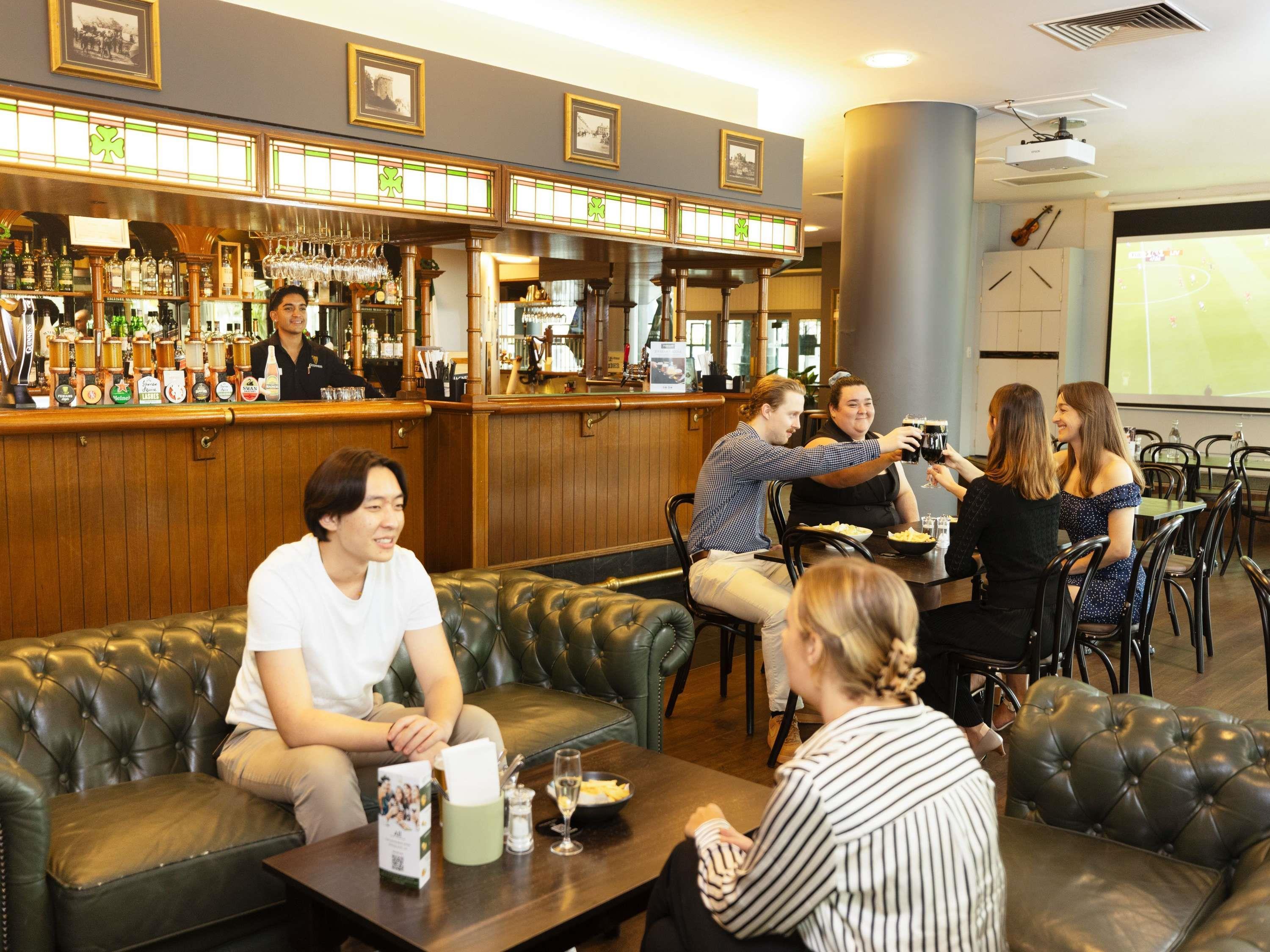 Restaurant Novotel Perth Langley