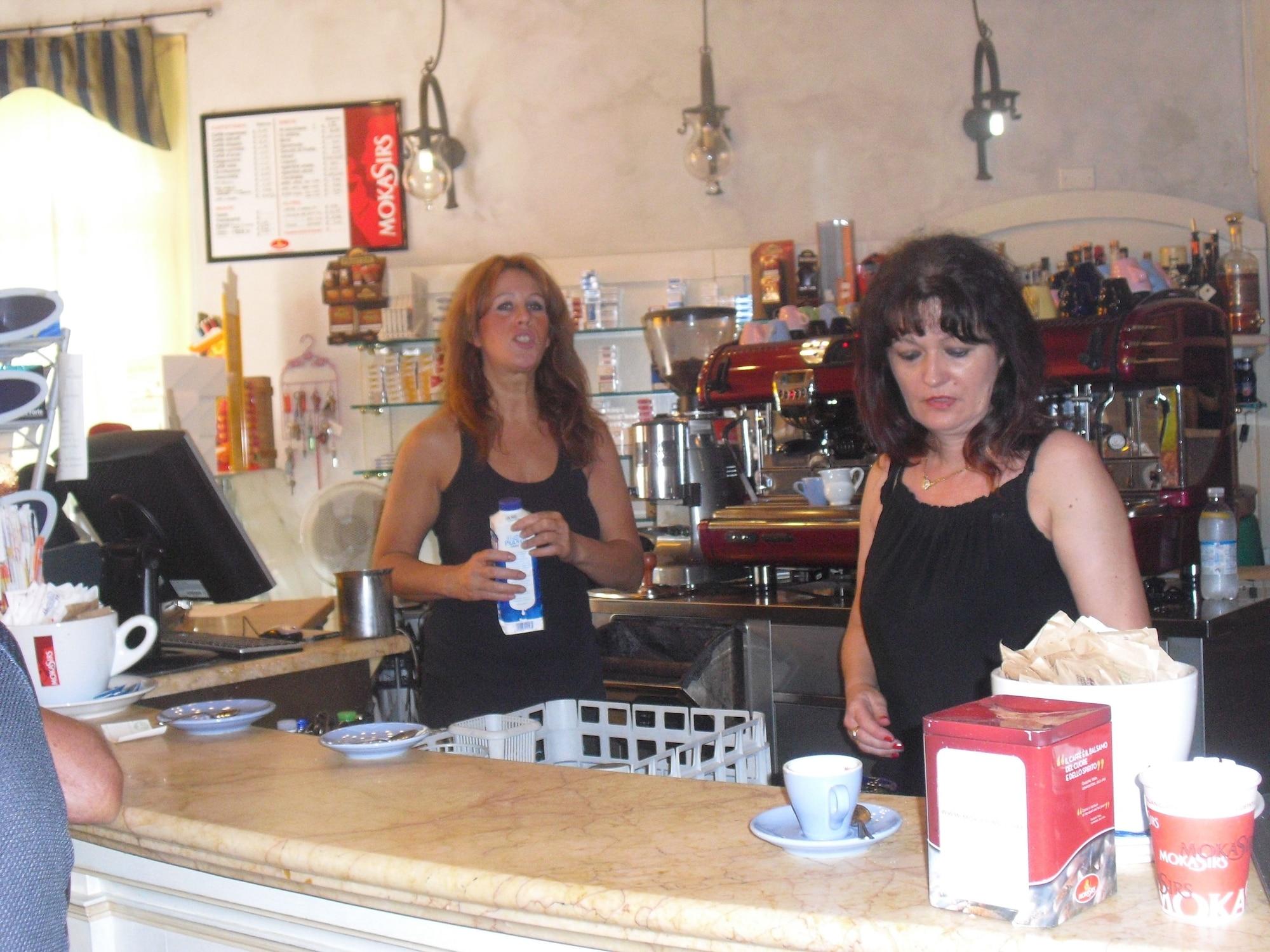 Bar/Salón Oasi del grillo