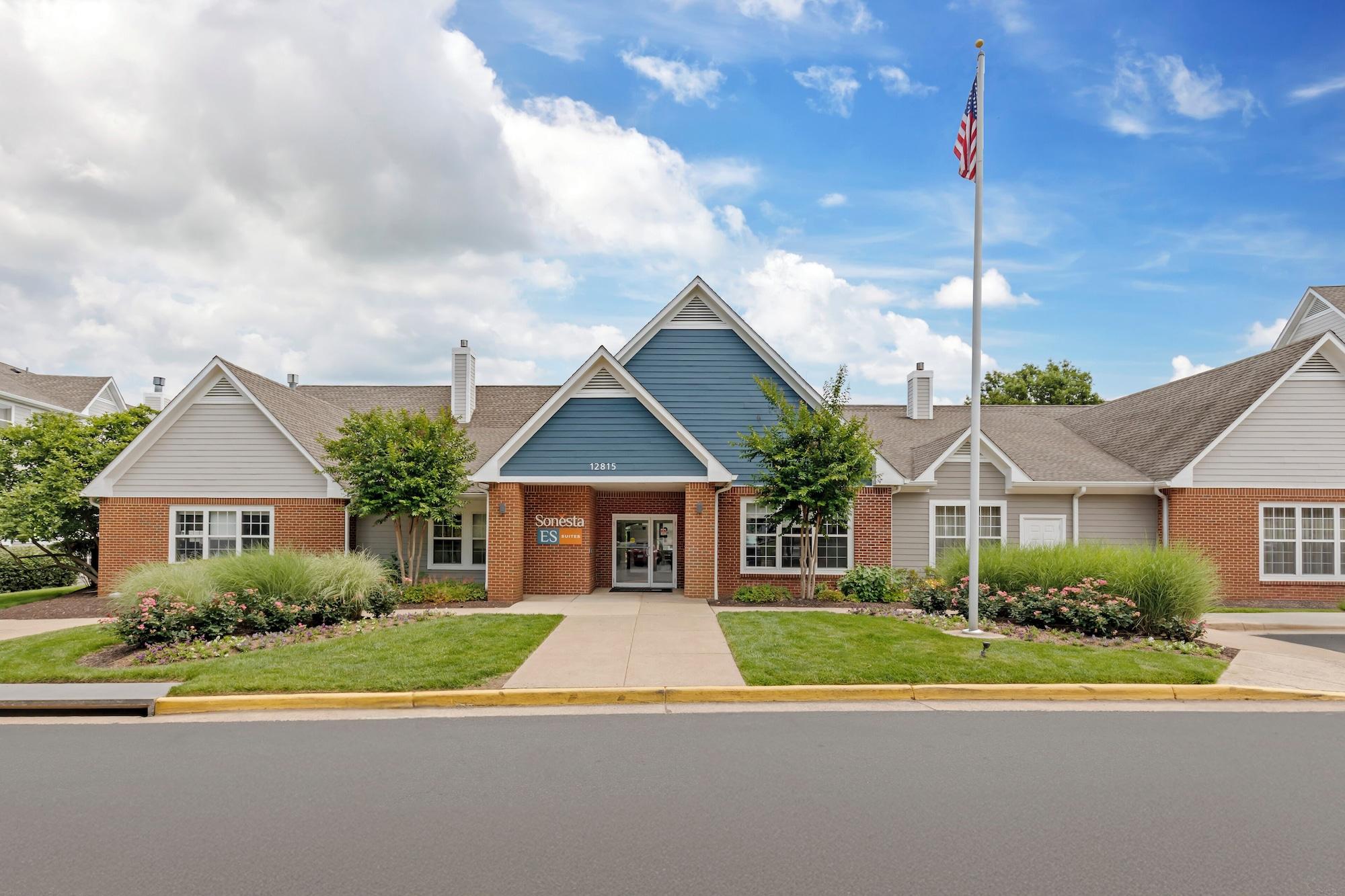 Vista Exterior Sonesta ES Suites Fairfax Fair Lakes
