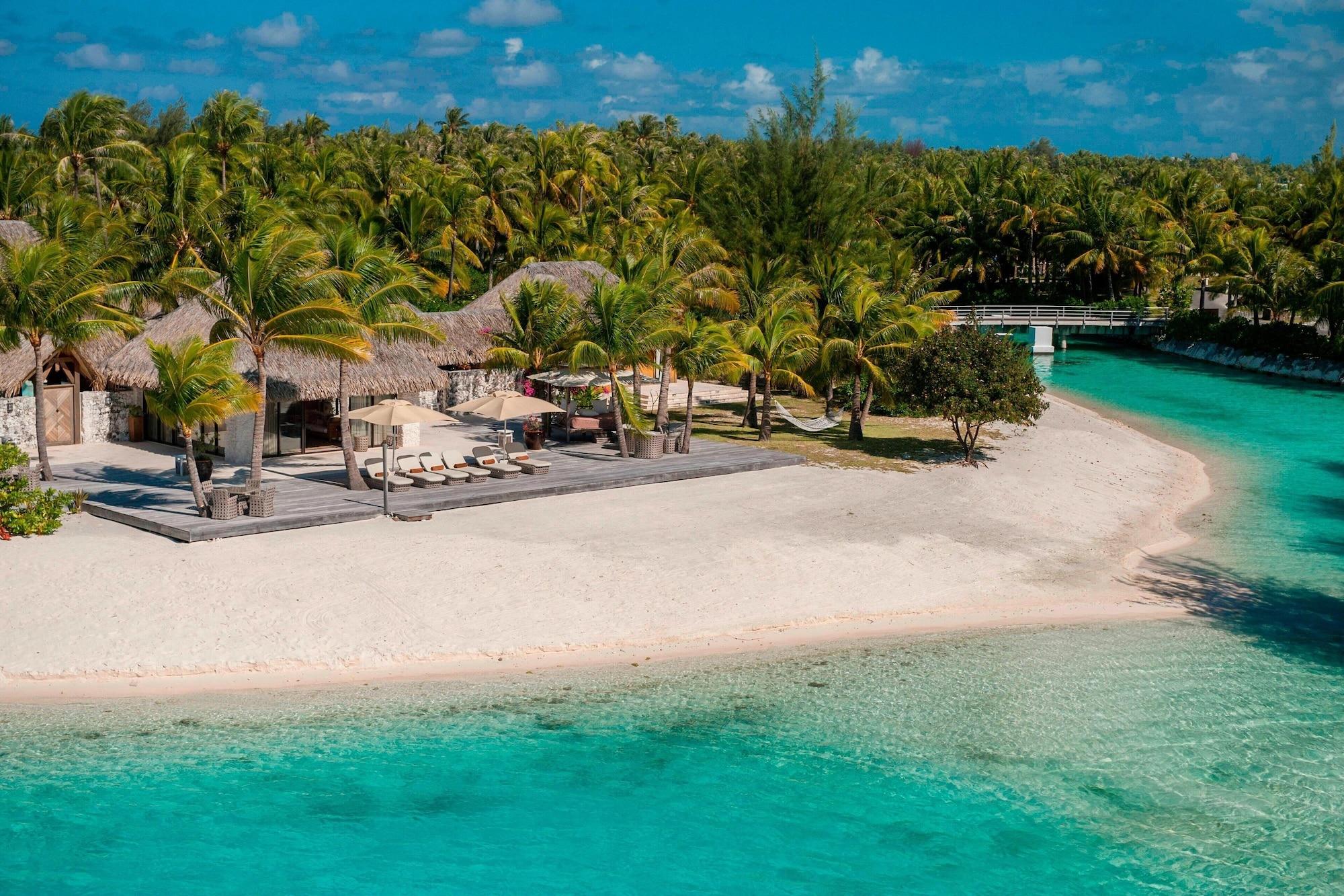 Vista Exterior The St. Regis Bora Bora Resort