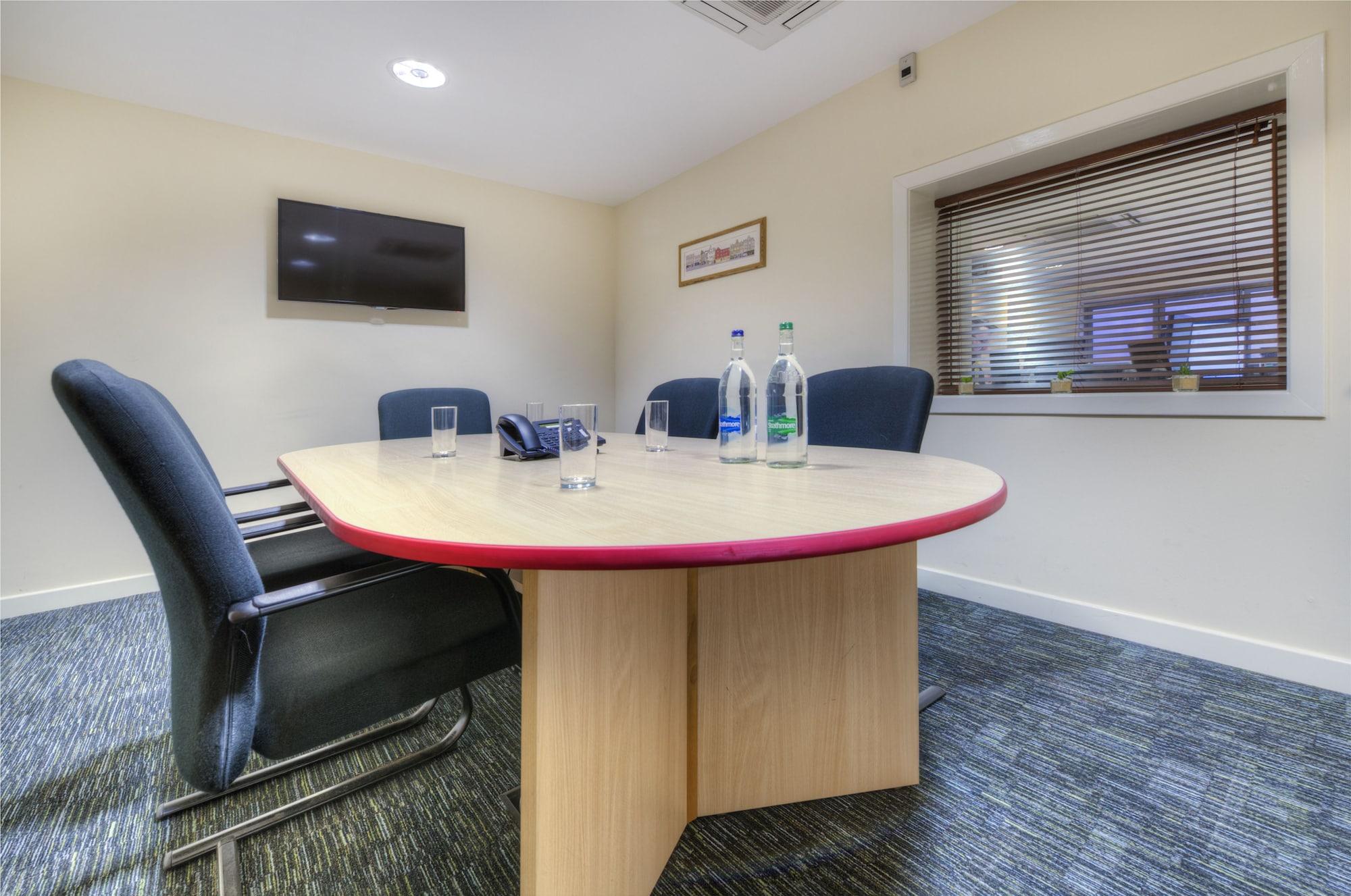 Sala de Reuniones Holyrood Aparthotel