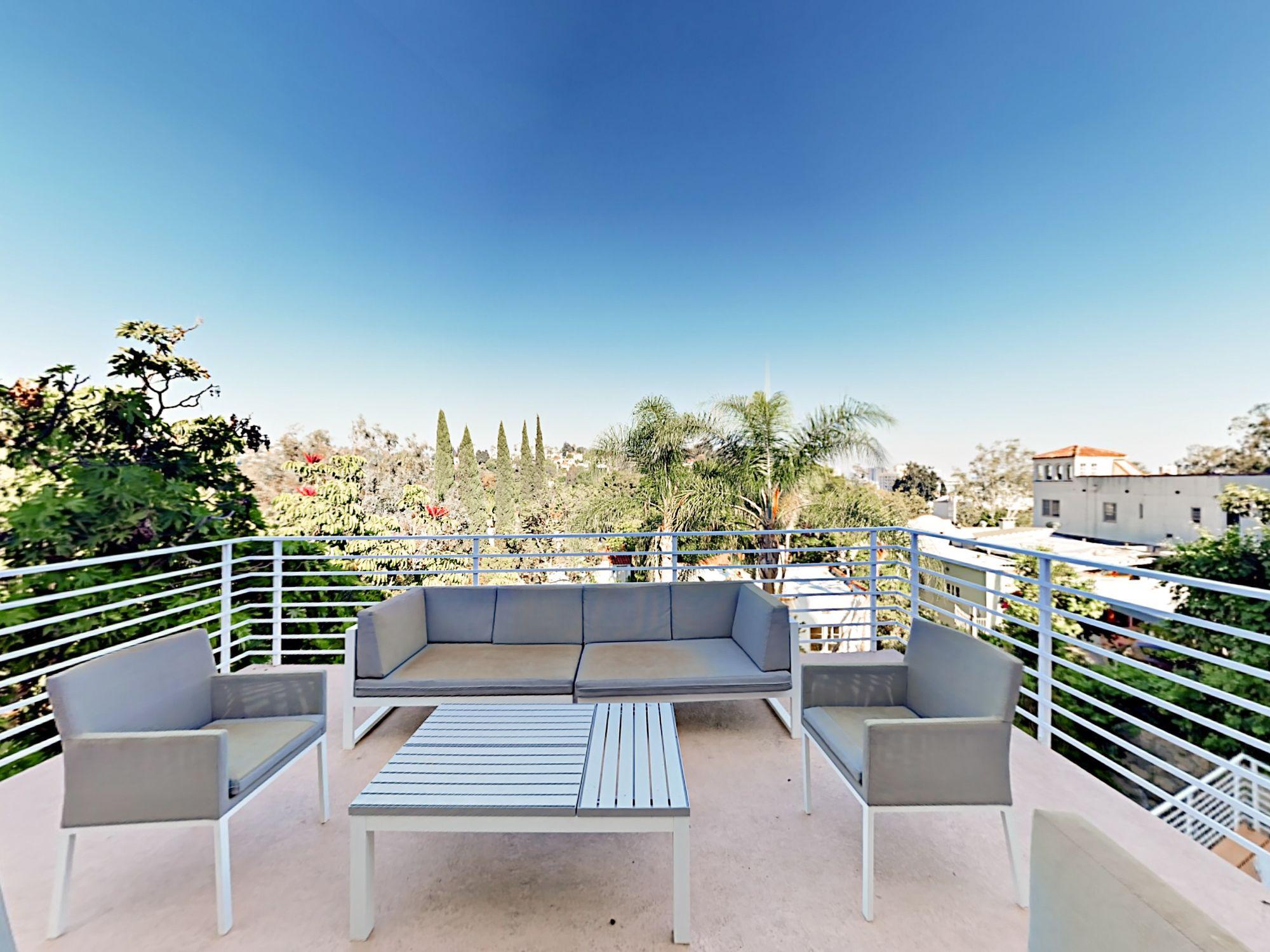 Equipamiento de Habitación 2060 Glencoe Way Duplex 3 Bedrooms 3 Bathrooms Duplex