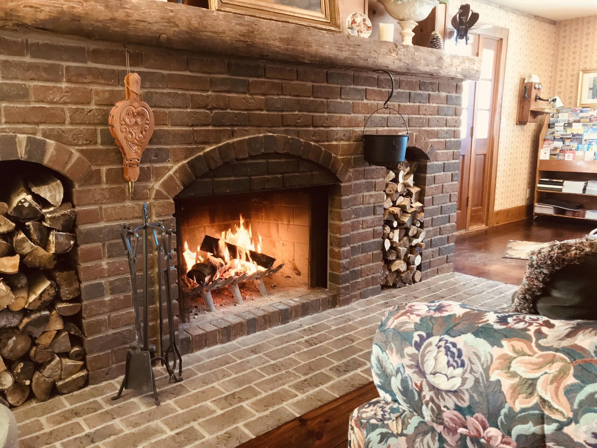 Vista Lobby Chanticleer Guest House