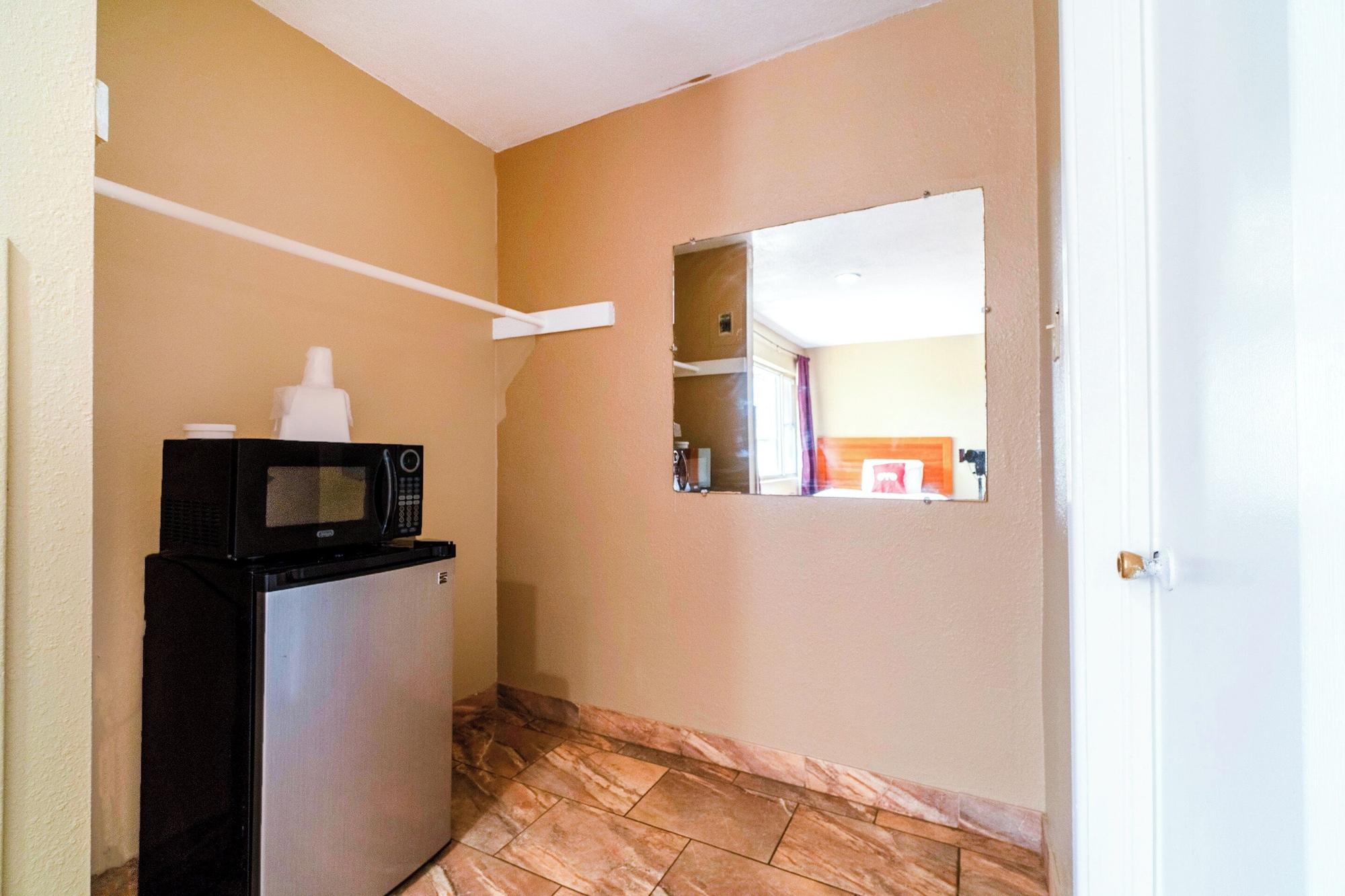 Set de Habitación Capital O Hotel Beeville - US 181