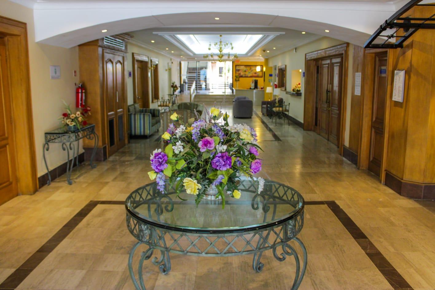 Vista Lobby Hafersons Inn