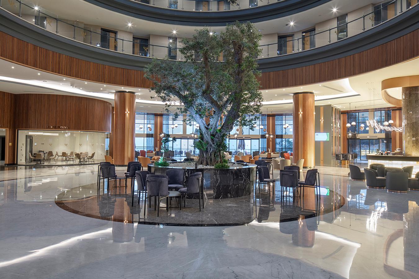 Vista Lobby Mylome Luxury Hotel & Resort
