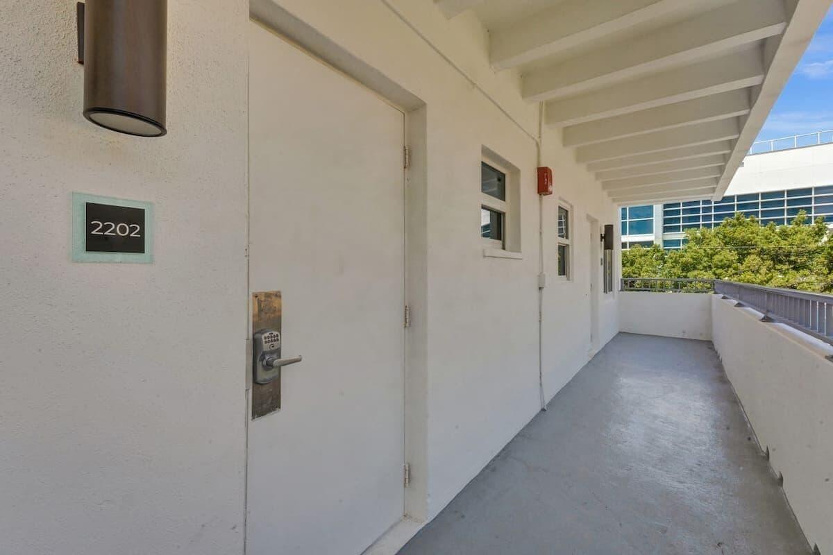 Vista Lobby Eden by the Beach