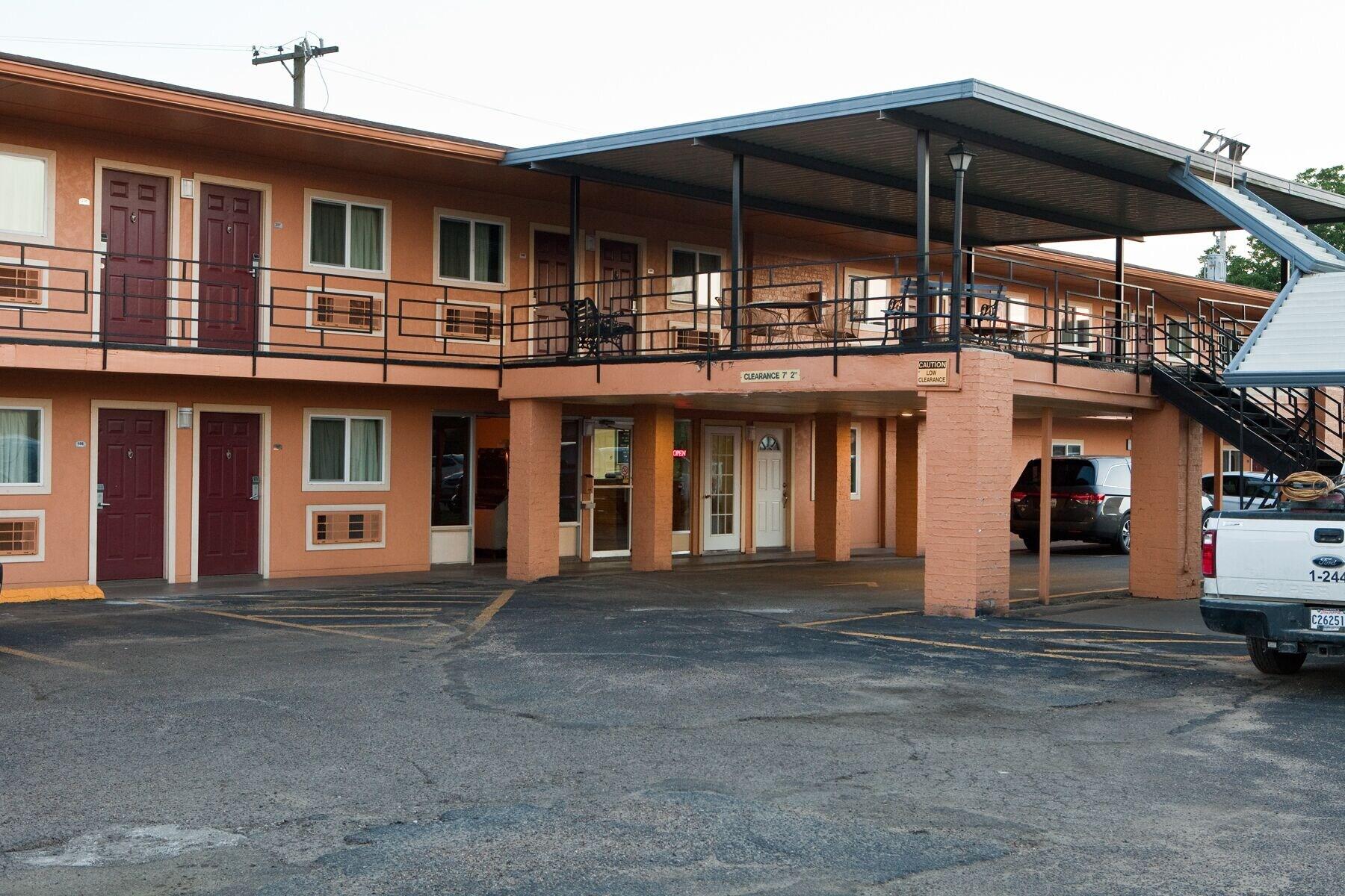 Varios Bostonian Inn