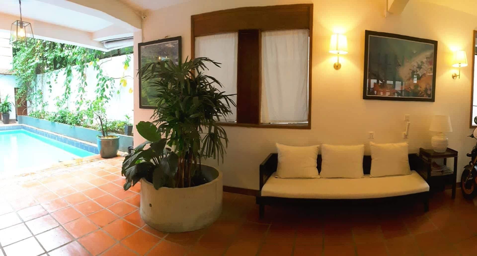 Vista Lobby YK Art House