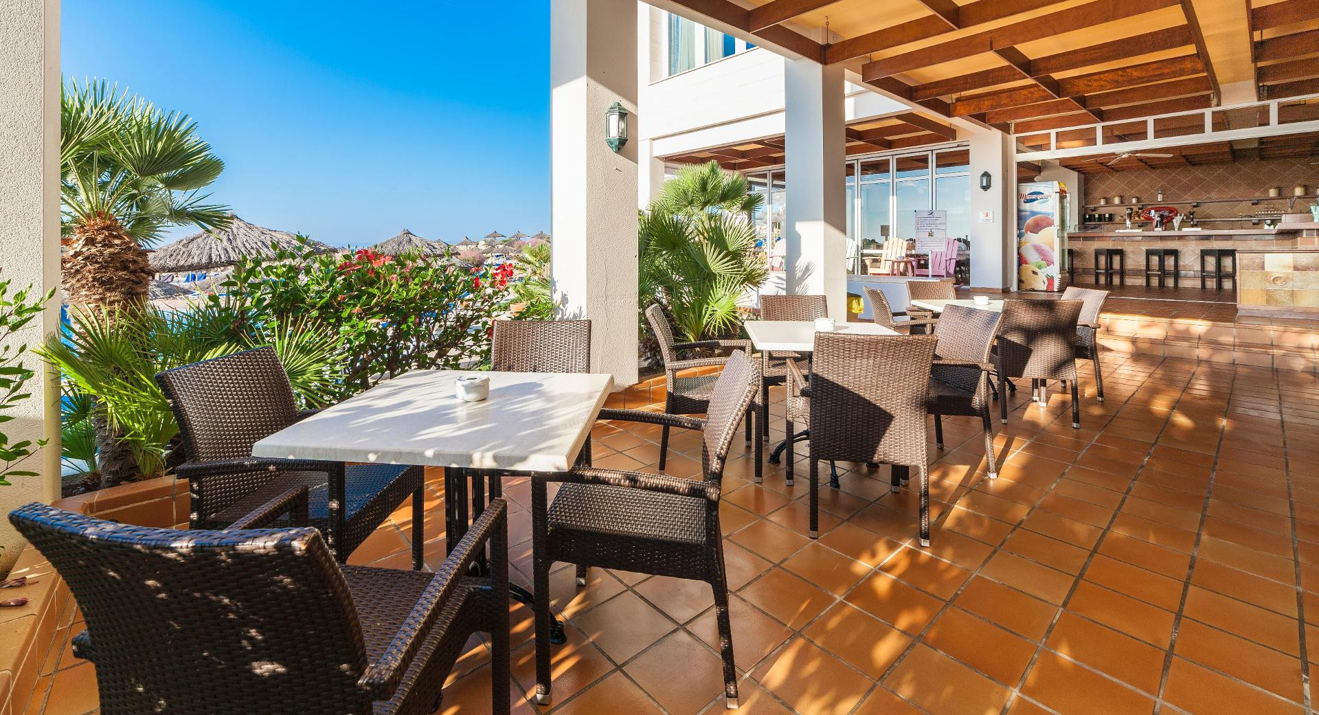 Bar/Salón Globales Club Almirante Farragut