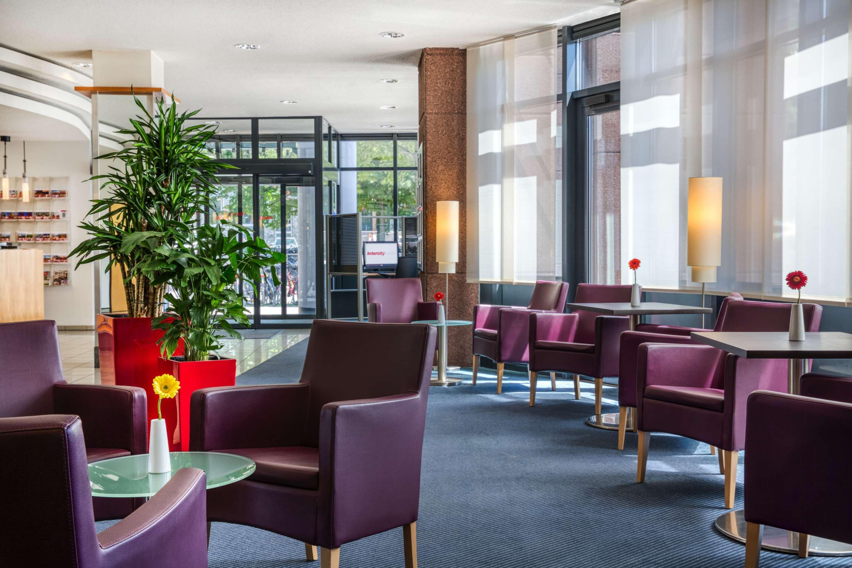 Vista Lobby IntercityHotel Freiburg