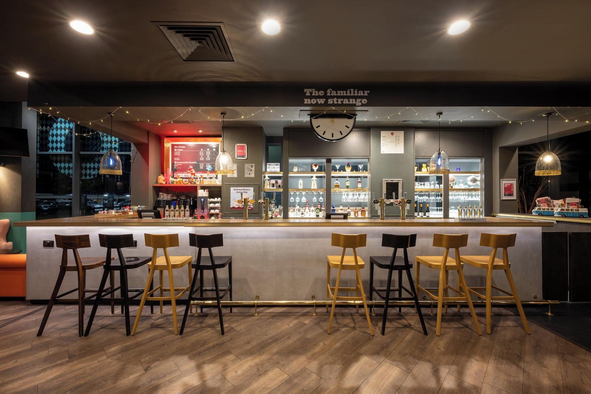 Bar/Salón Leonardo Hotel Brighton