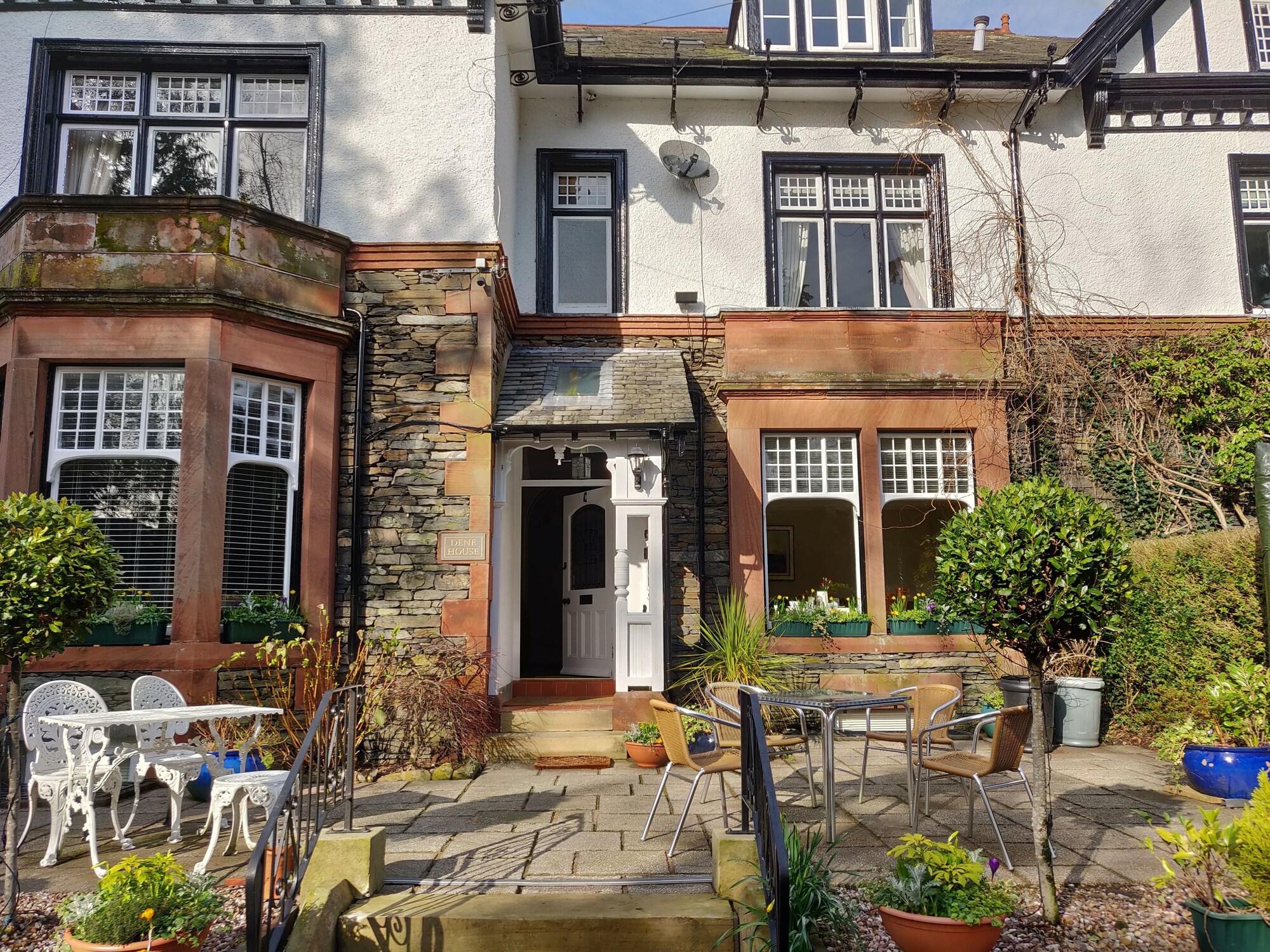 Vista Exterior Dene House