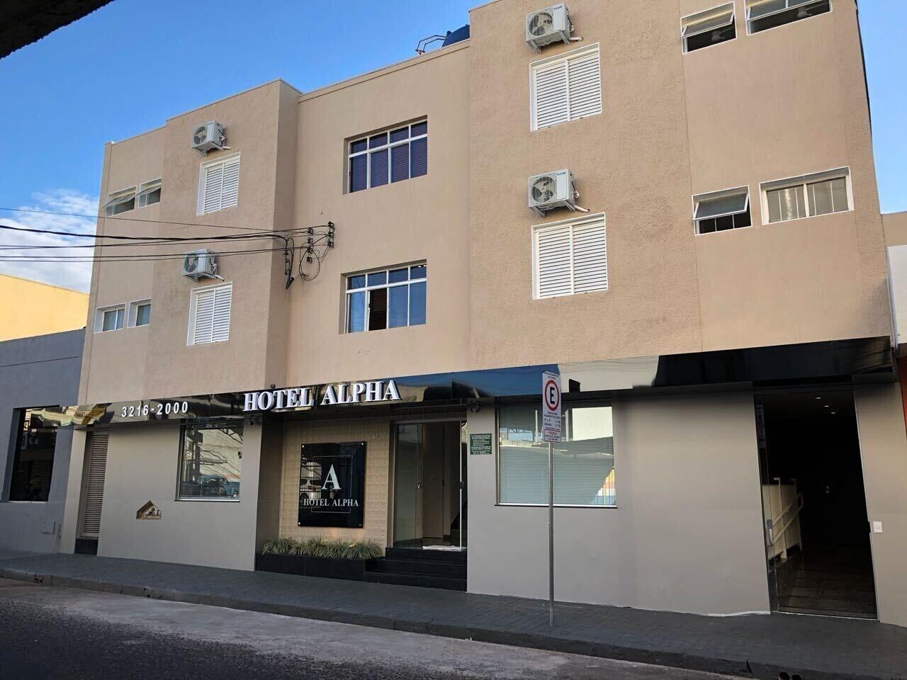 Vista Exterior Hotel Alpha