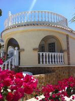 Alquiler Vacacional - Immaculate Bellavista Villa, fully air conditioned with private pool.