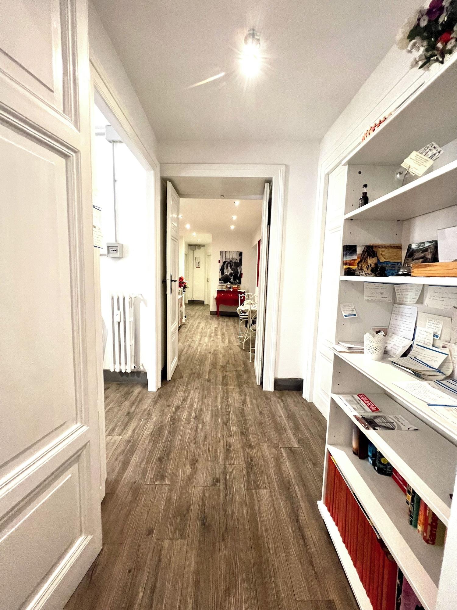 Varios Relais Cola di Rienzo