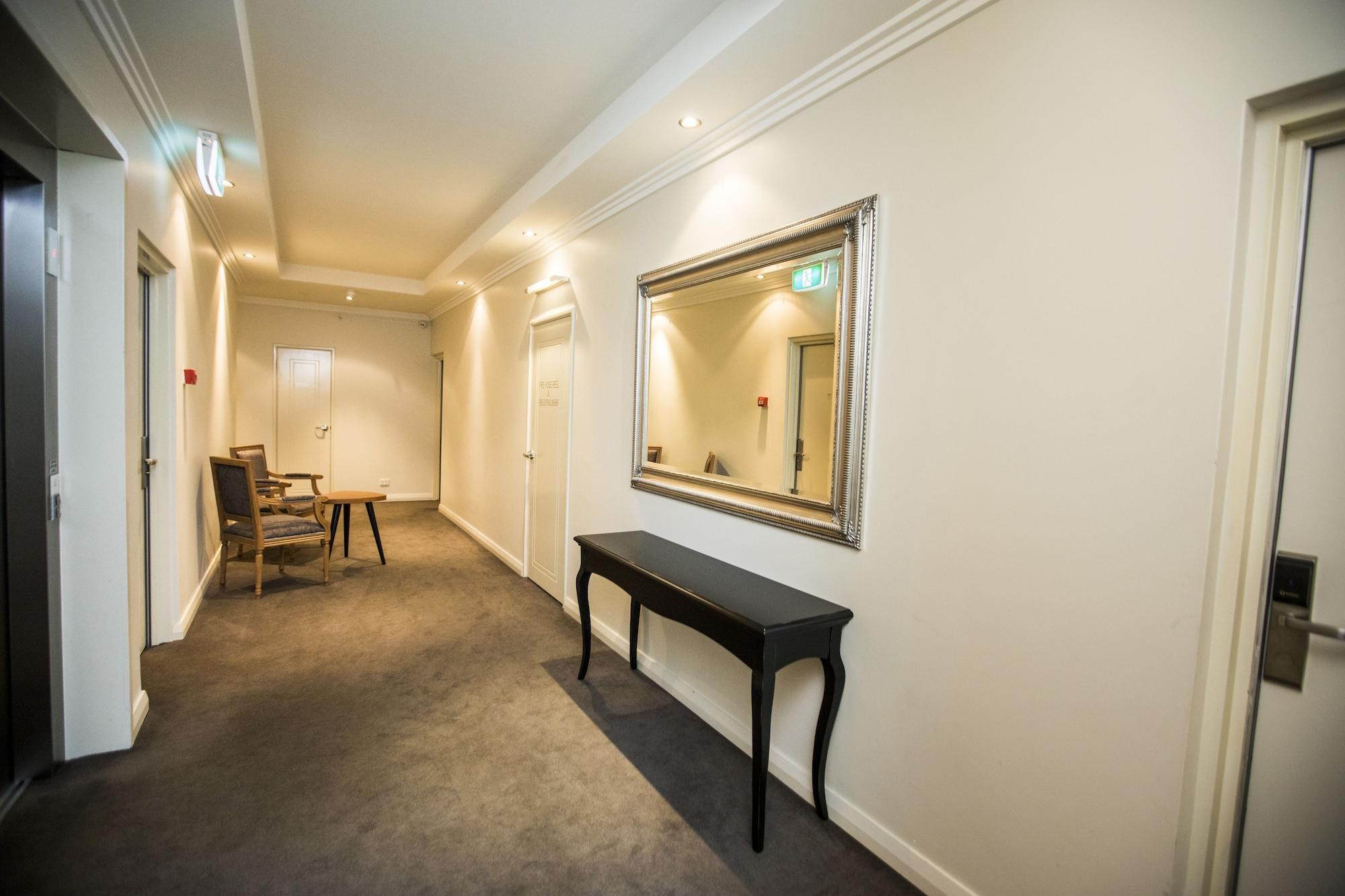 Varios Zappeion Apartments