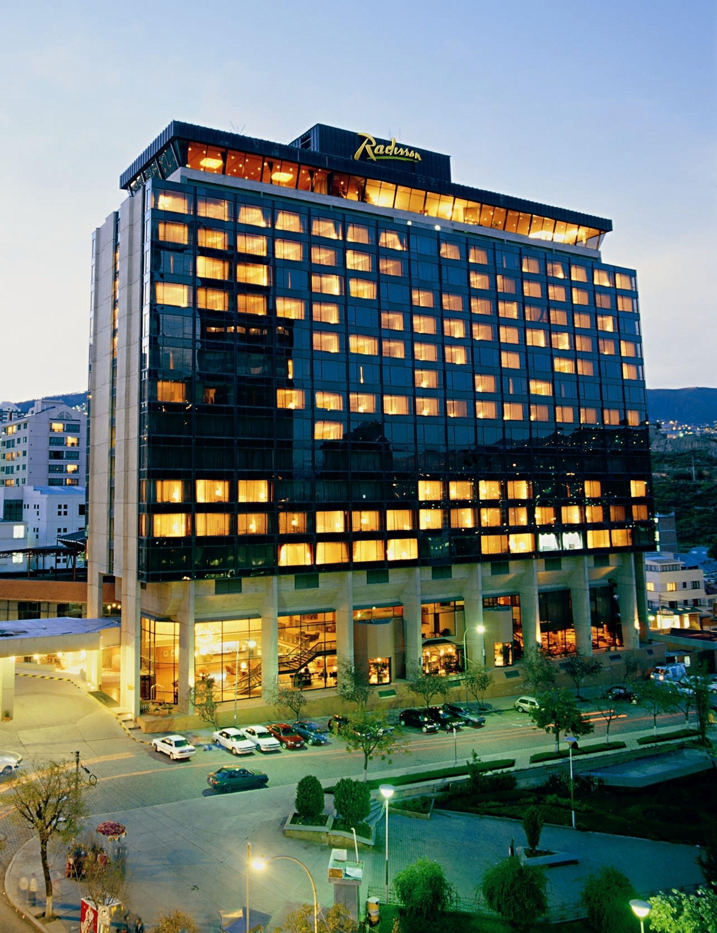Vista Exterior Real Plaza Hotel & Convention Center