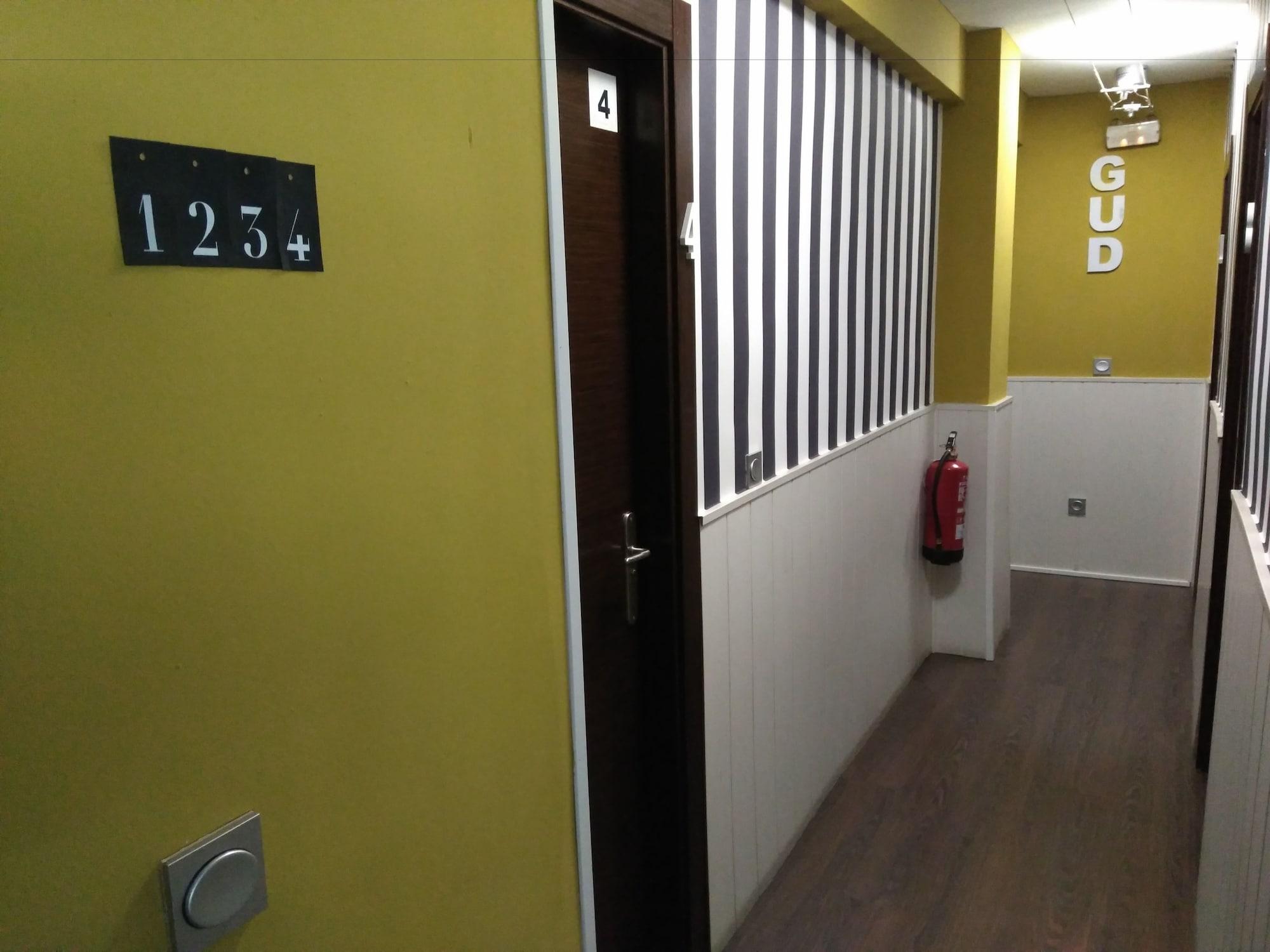 Varios Hostal Gud Salamanca