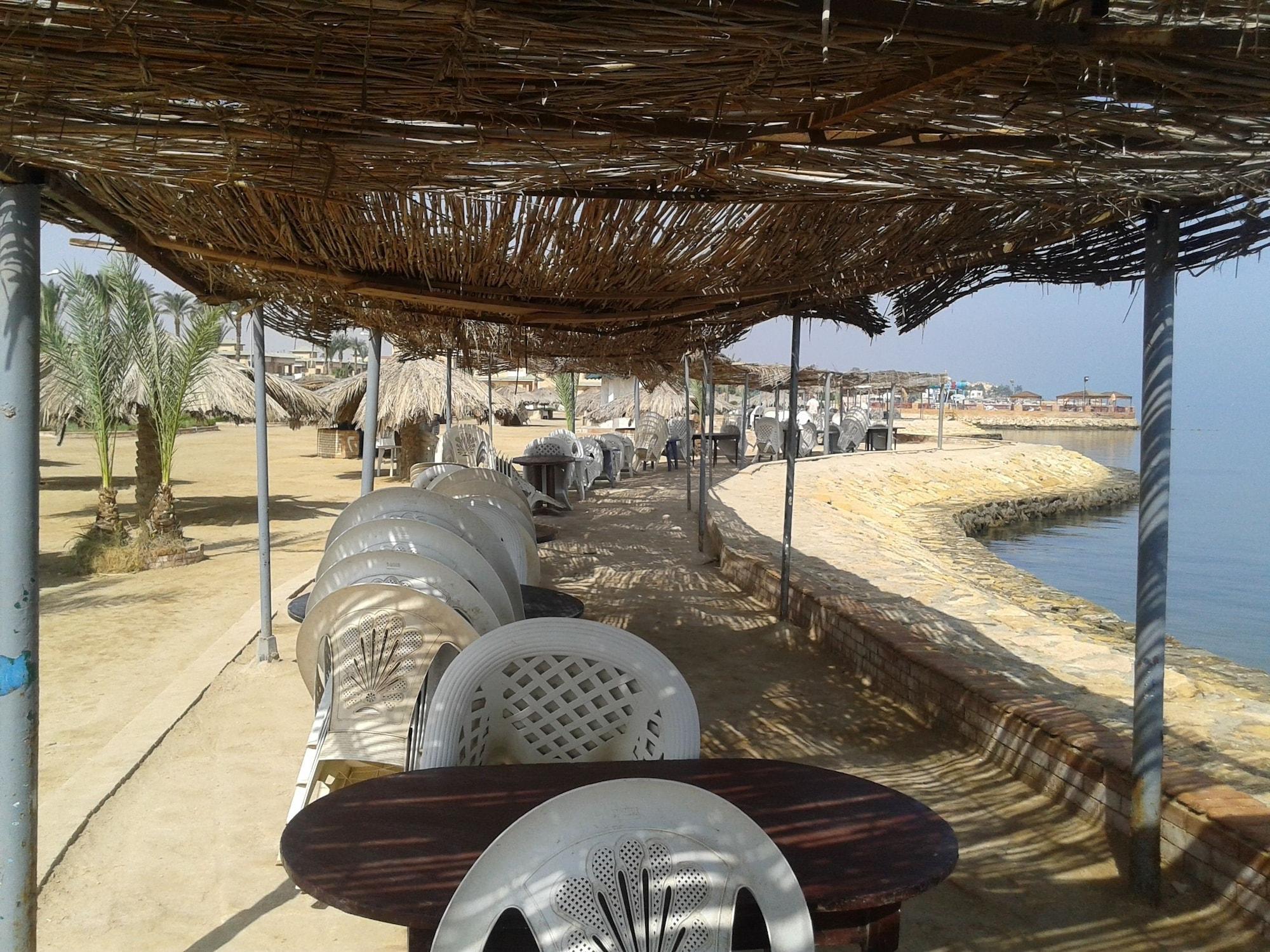 Bar/Salón Fanara Apartments Armed Forces