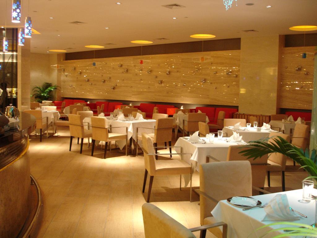 Restaurant The Pavilion Century Tower