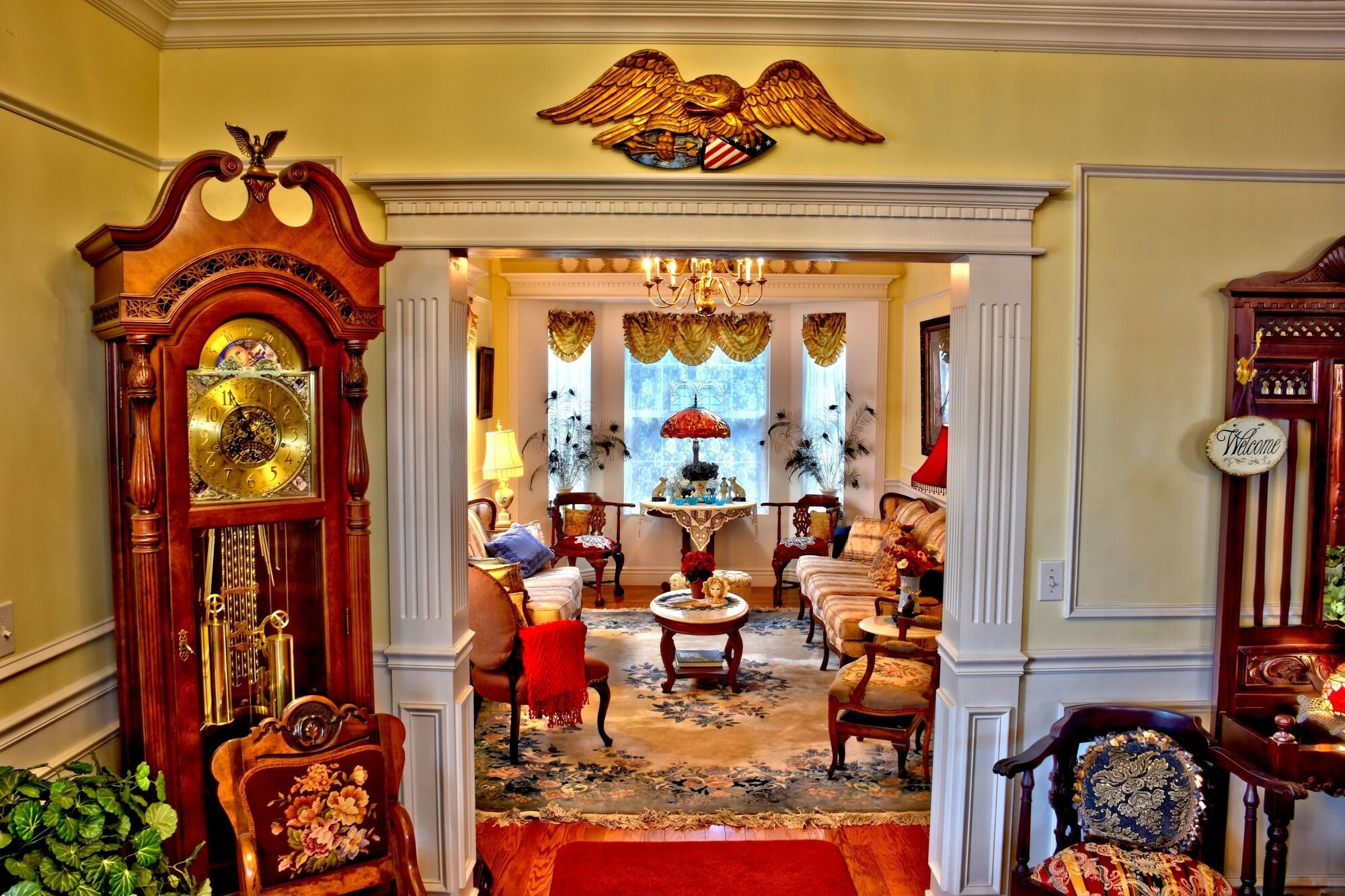 Vista Lobby Big Yellow Inn
