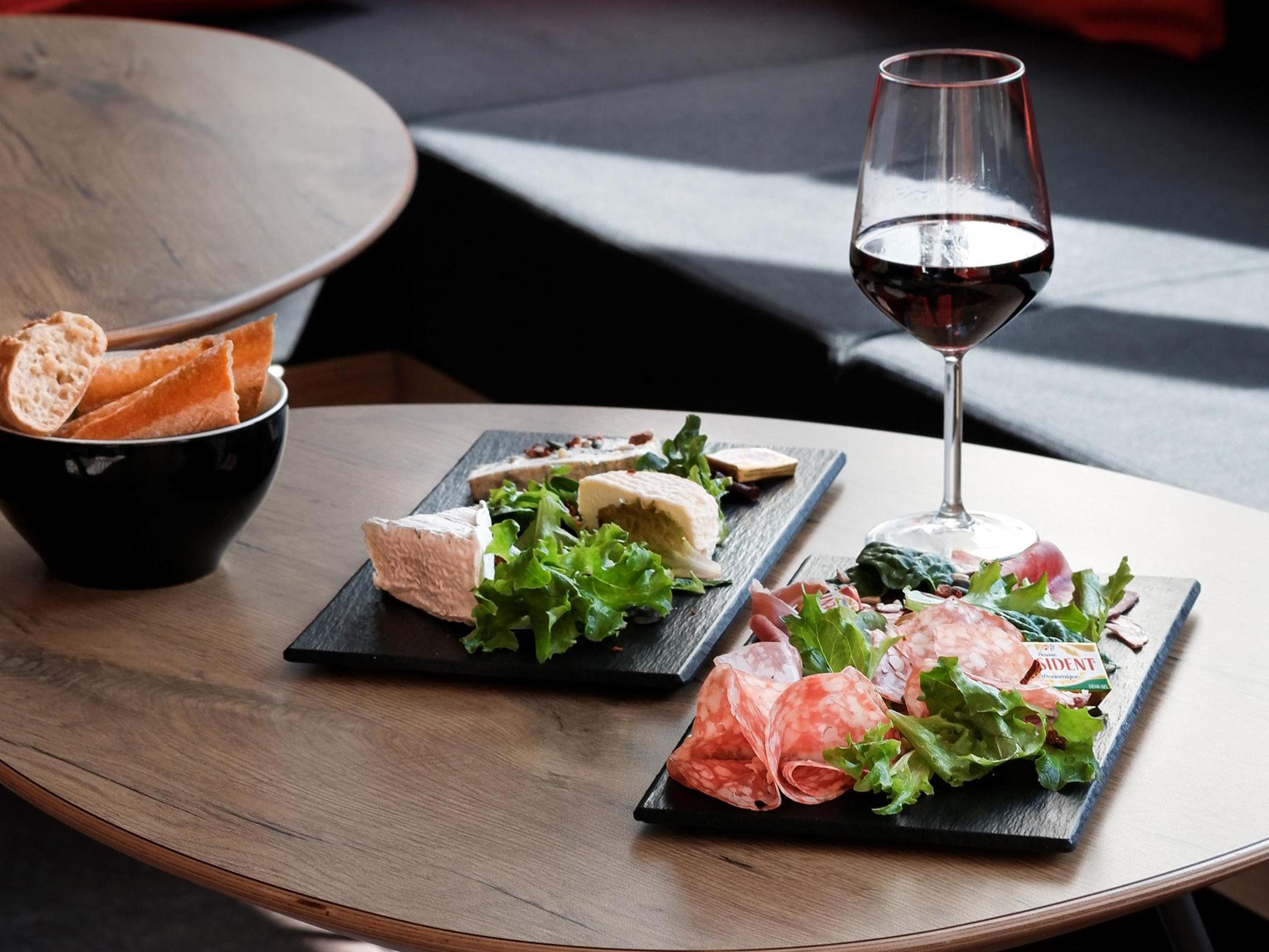 Bar/Salón ibis budget Albi Centre