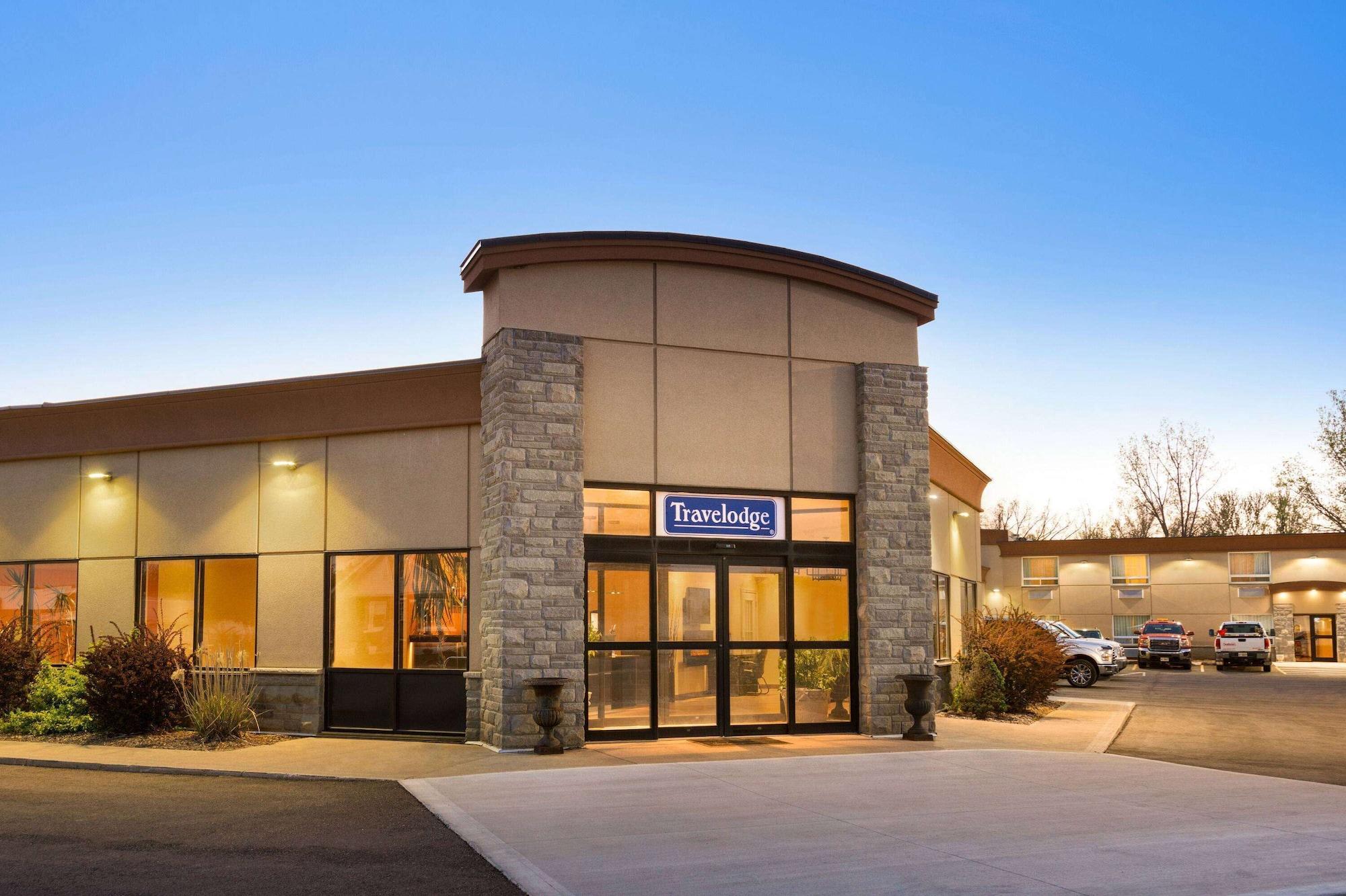 Vista Exterior Travelodge by Wyndham Simcoe