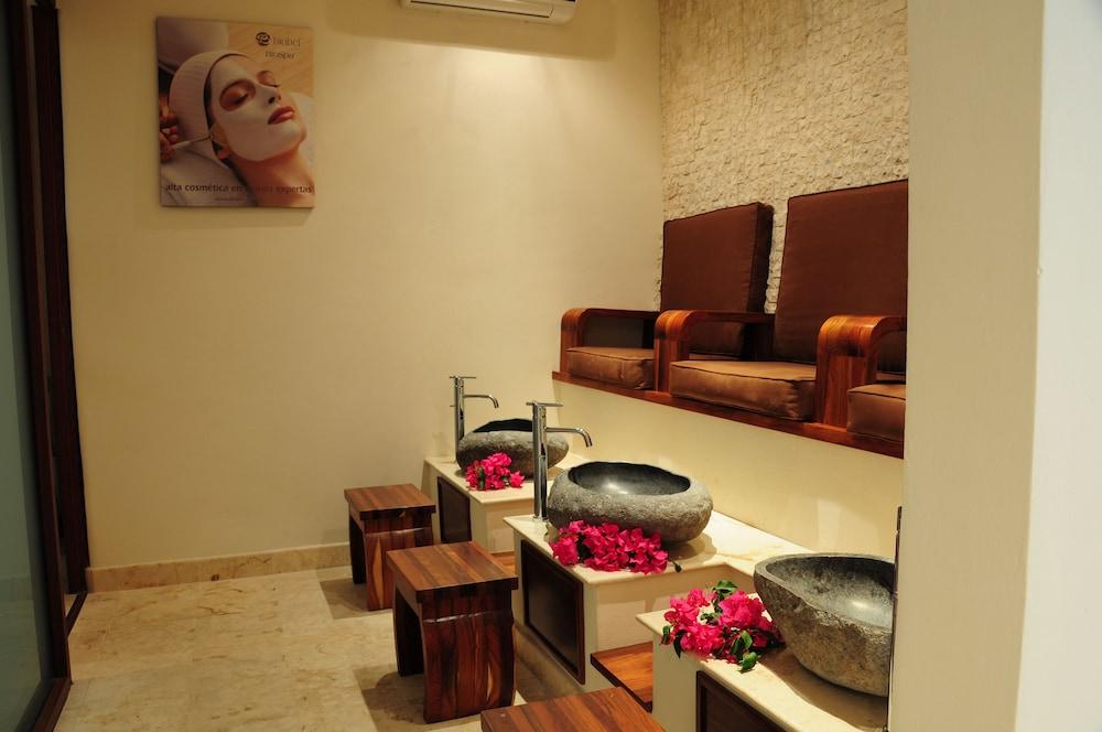 Hotel Maya Villa Condo Hotel