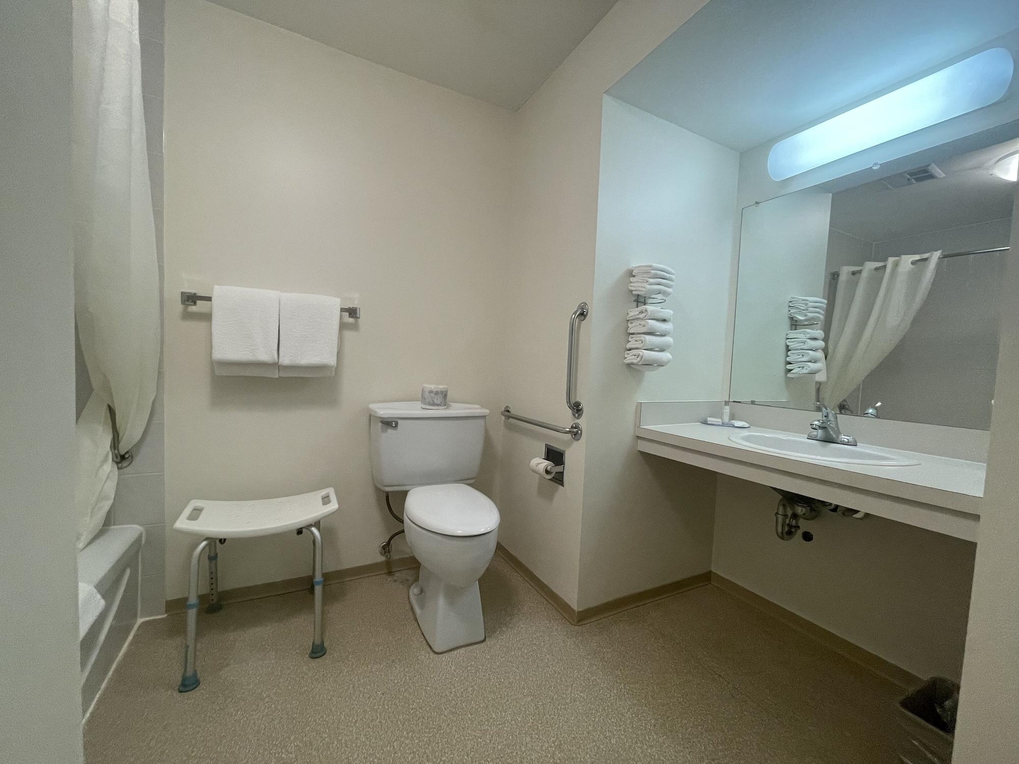 Equipamiento de Habitación Travelodge by Wyndham Fort St John