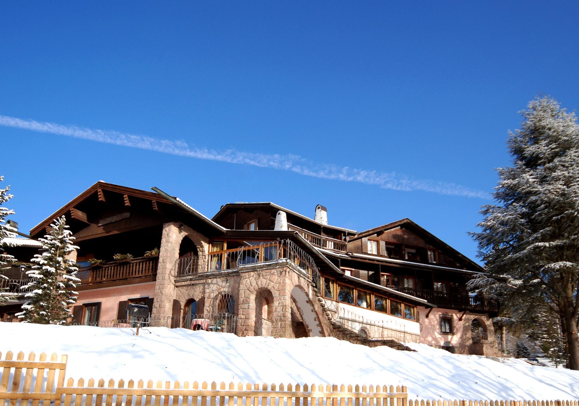 Vista Exterior Park Hotel Villa Trunka Lunka